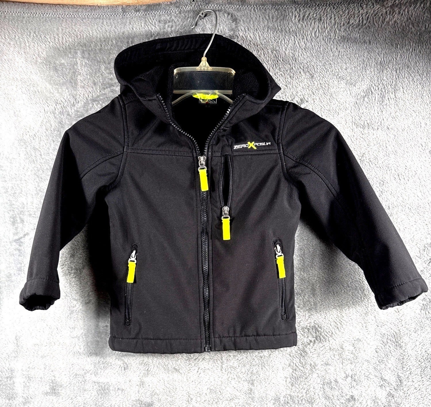 ZeroXposur Toddler Boys Black Softshell Jacket With Hood & Zipper Pockets Size S