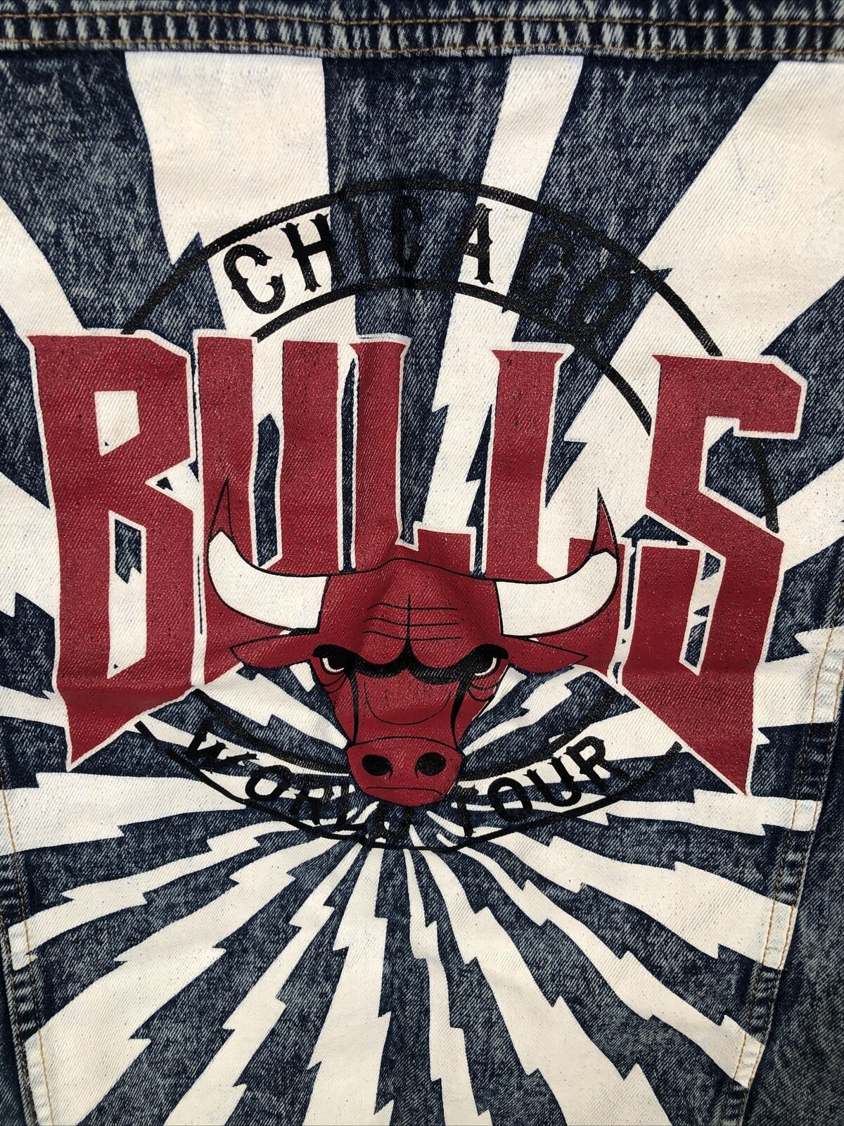 Chicago Bulls Vest Men's Denim Jean World Tour NBA Size Large Includes 2 Buttons