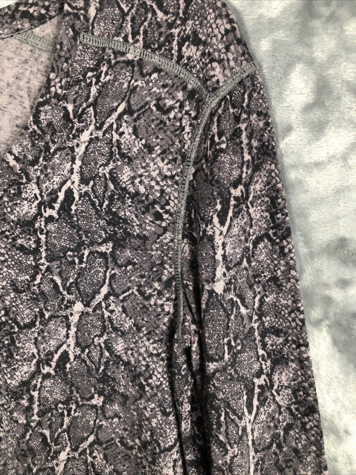 Rail Blouse Womens Animal Snake Print V-Neck Long Sleeve Top Adult X Small