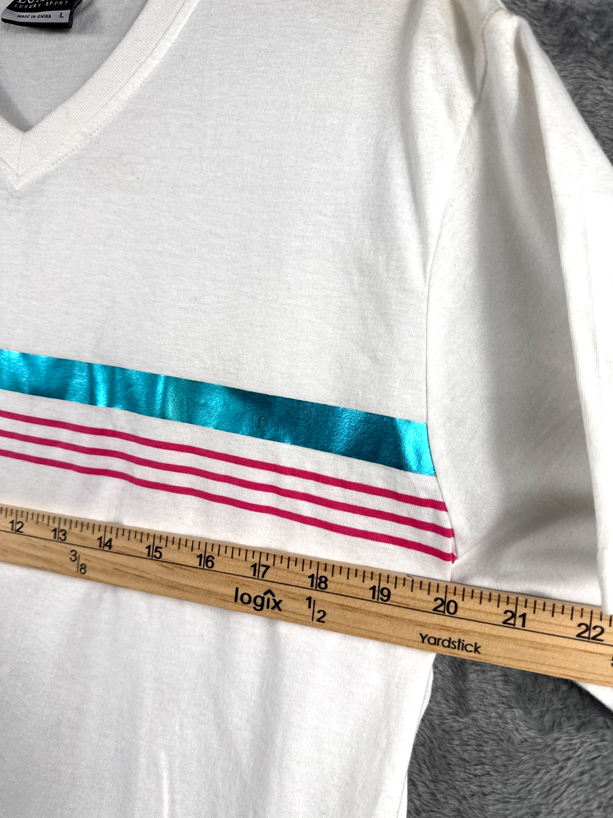 White Luxe-T Mens V-Neck T-Shirt With Blue & Pink Stripe Design Size L Cotton