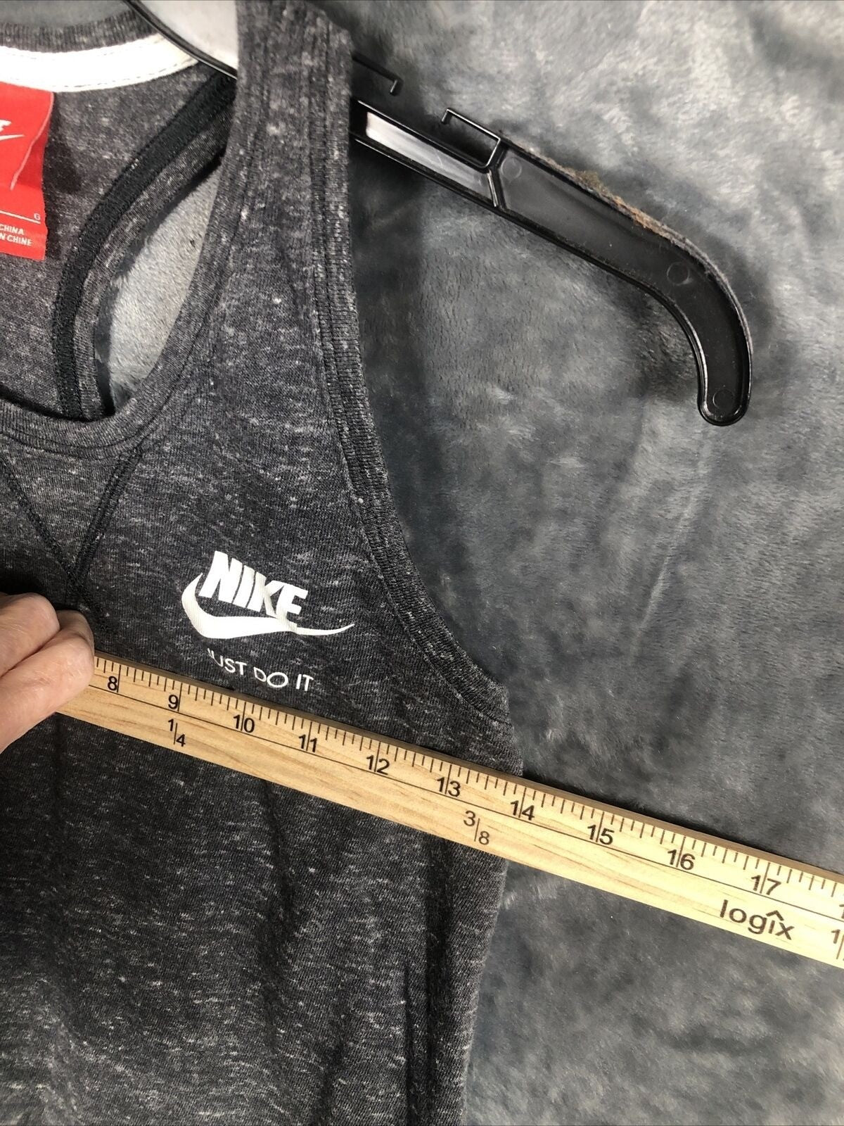 NIKE ‘Just Do It’ Girl’s Tank Top  XL Fit Gray/white 15” Pit To Pit