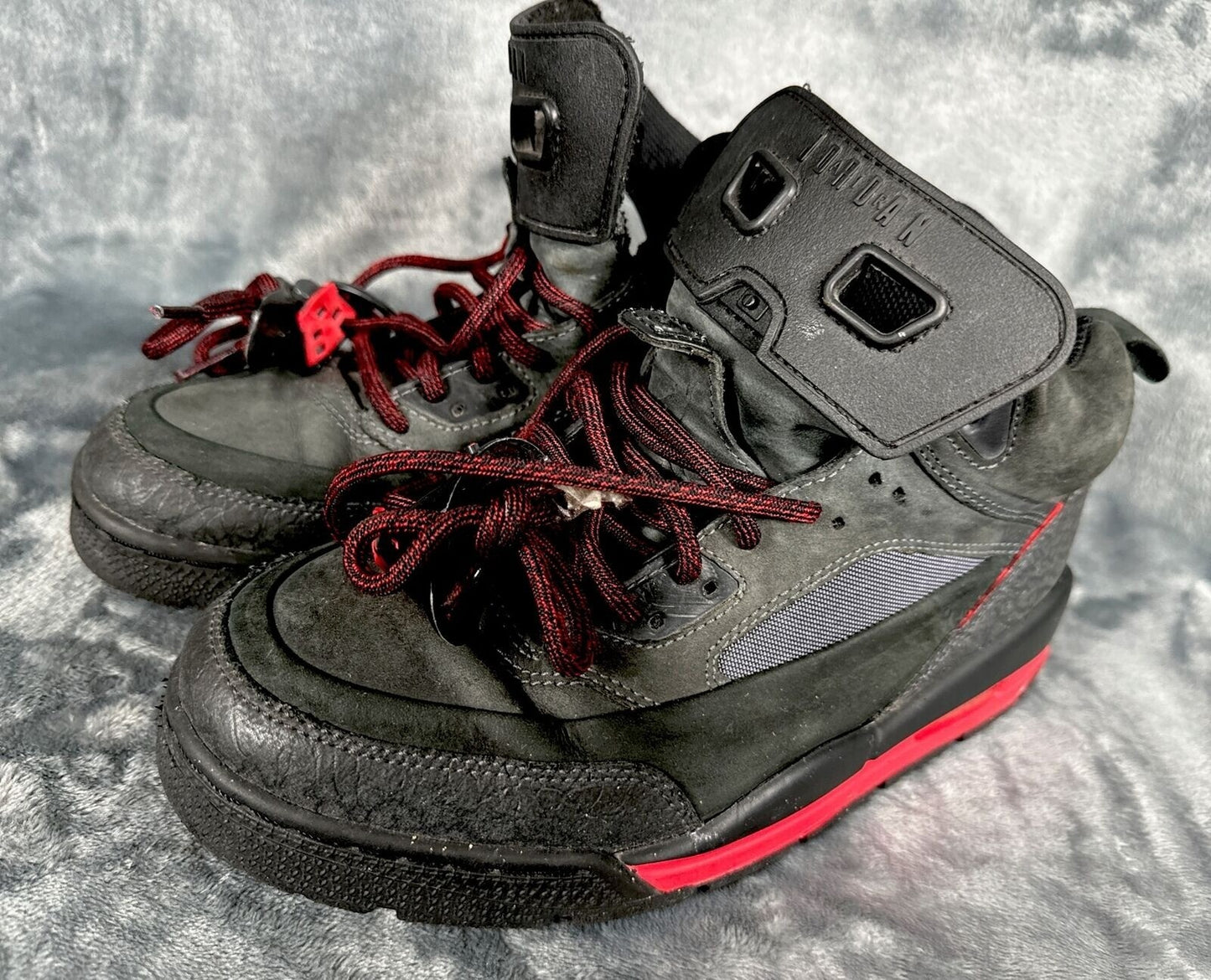 Jordan Boys Shoes Red / Black Size 6 Youth