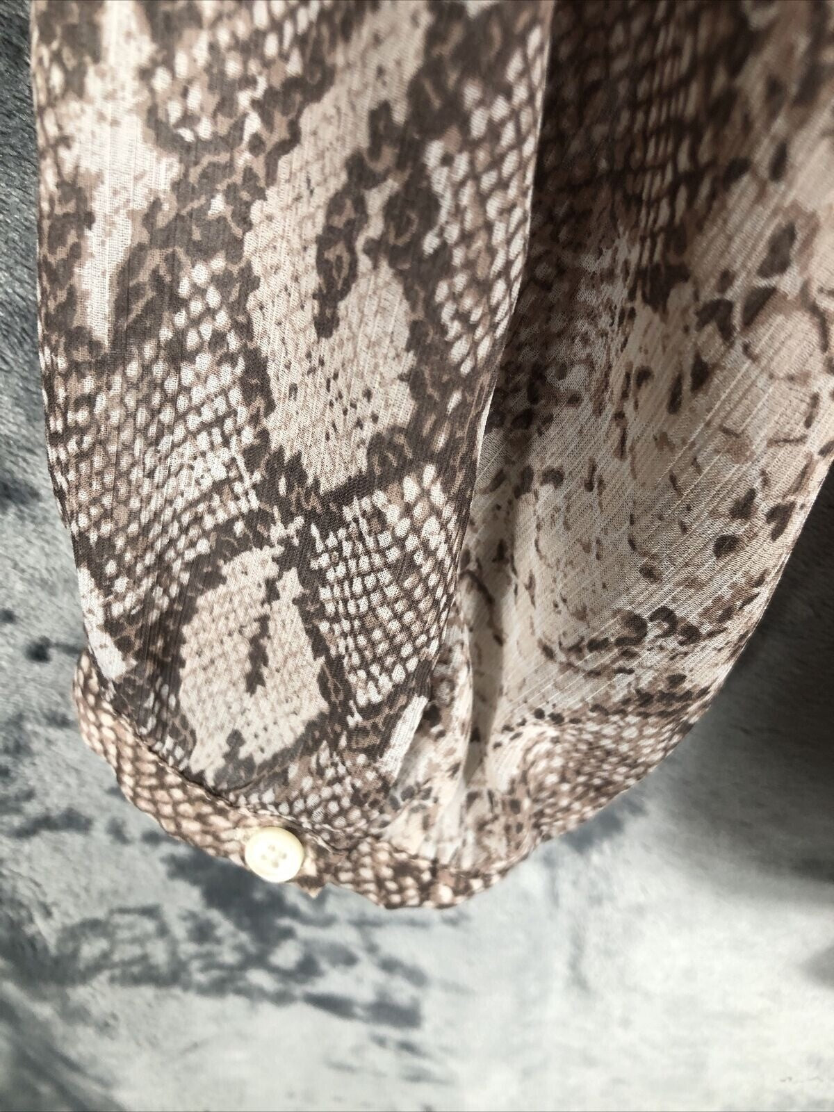 Banana Republic Blouse Women’s Animal Print Blouse Henley Snake Sheer Medium