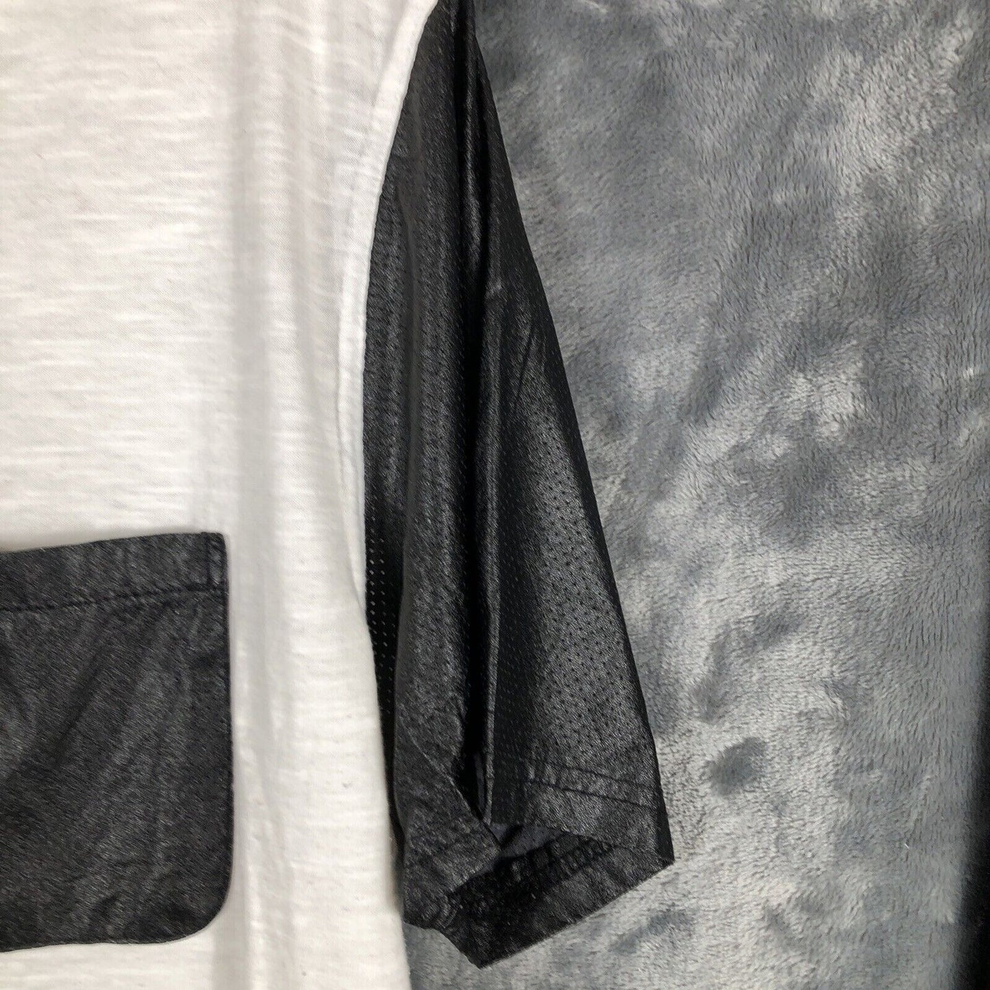 White & Black Men's Mesh Sleeve T-Shirt With Pocket