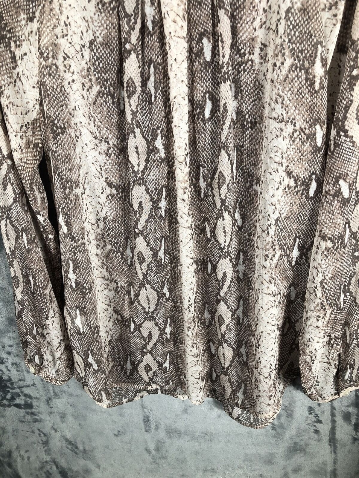 Banana Republic Blouse Women’s Animal Print Blouse Henley Snake Sheer Medium