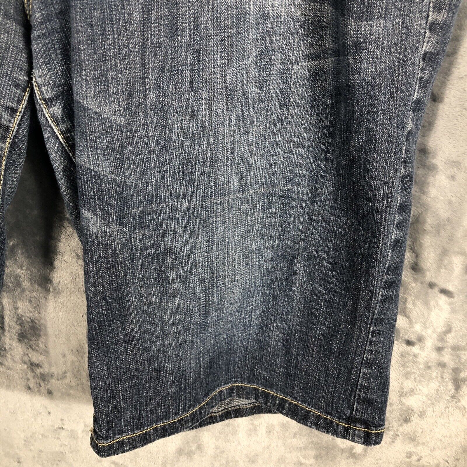 Mossimo Women’s   Shorts Bermuda Denim Size Adult 17 Distressed Stretch Fit 6