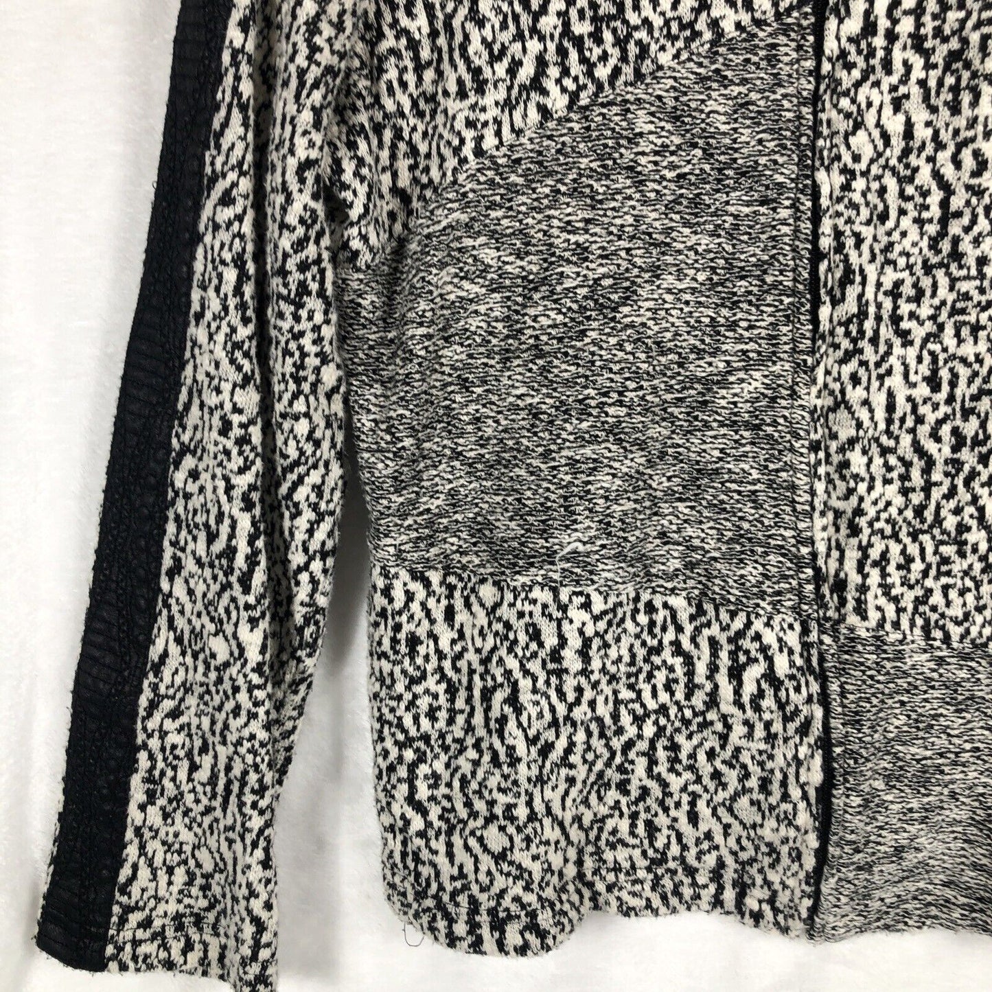 Women's Sweater Animal Print Erin London Jacket Size Adult Medium