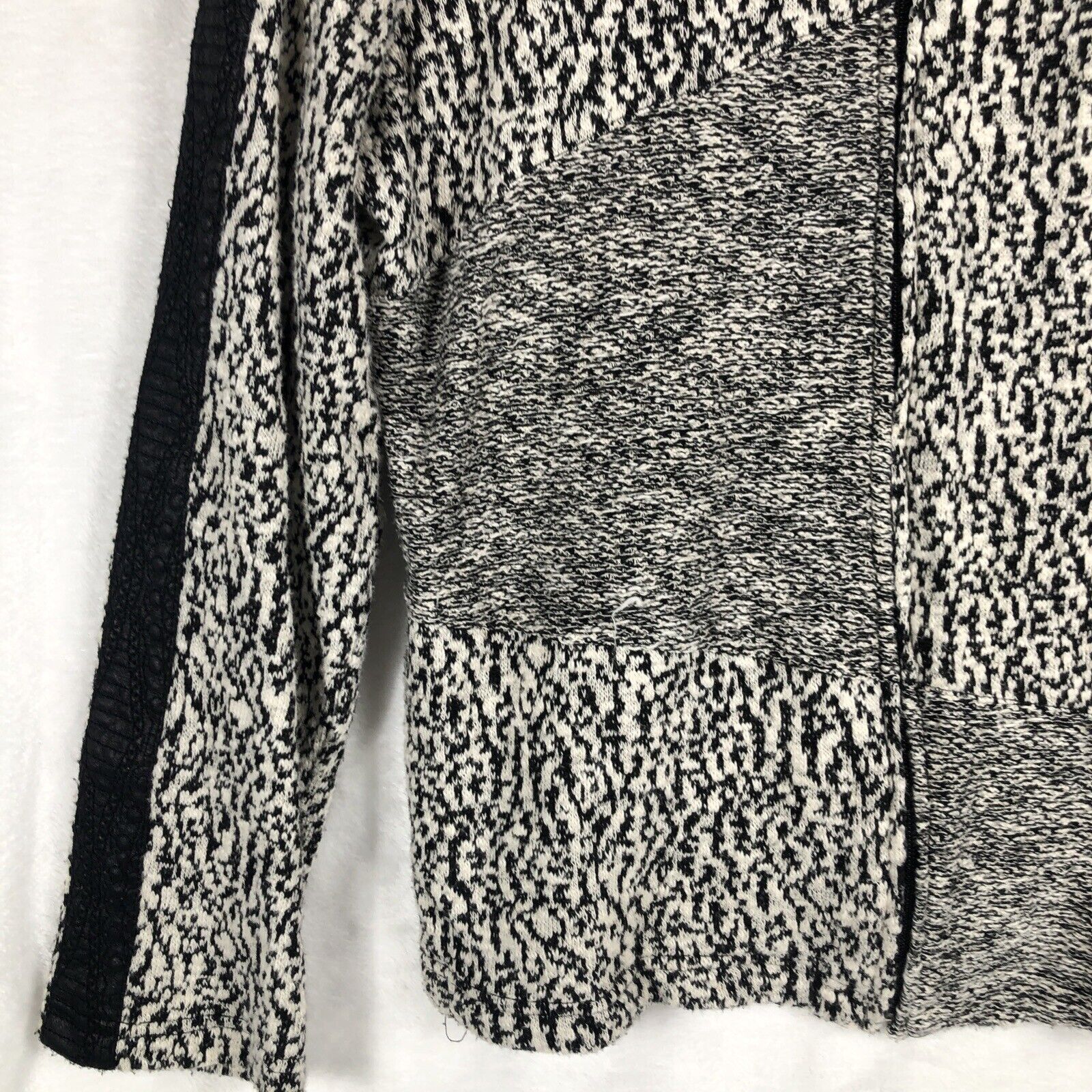 Women's Sweater Animal Print Erin London Jacket Size Adult Medium