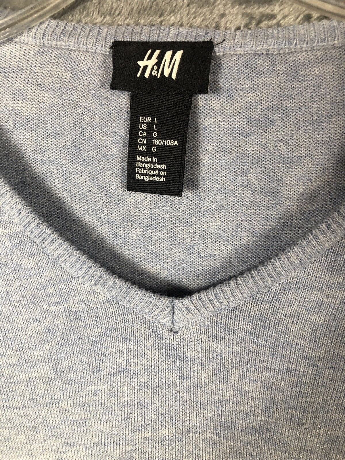 H&M Sweater Men’s Pull Over V-Neck Light Blue Long Sleeves Adult Large