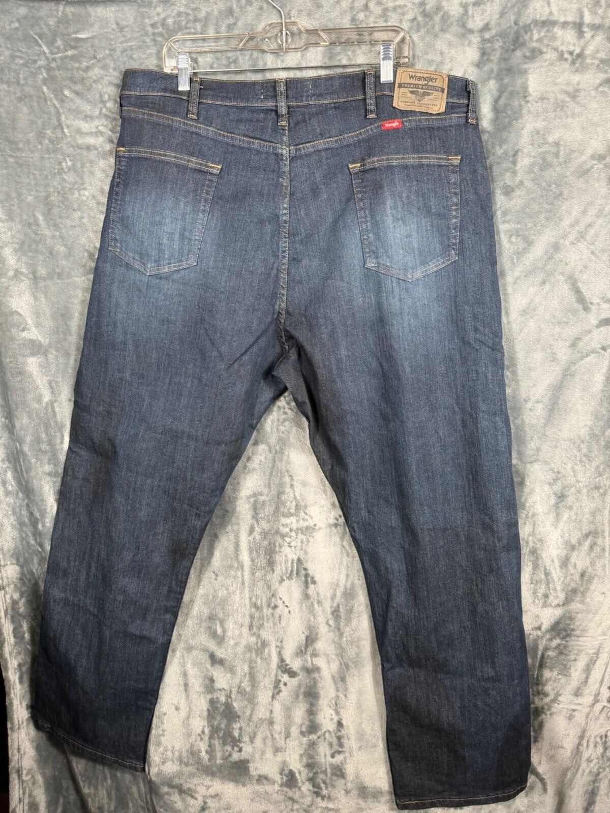 Wrangler Denim Men's Pants Relaxed Fit Jeans Adult Size Men’s 42-30