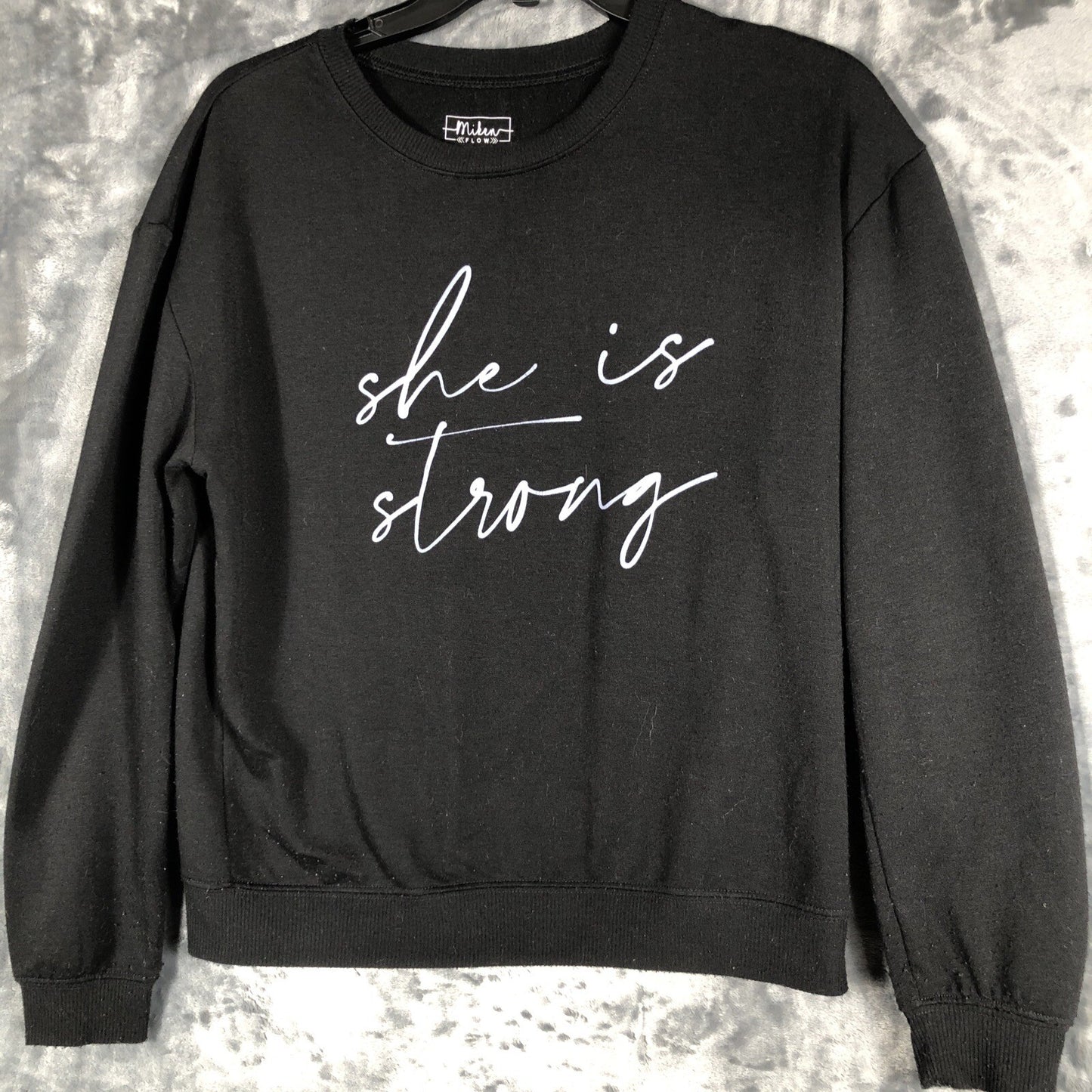MIKEN Flow Sweatshirt Women’s Sweater Black She Is Strong Size Small