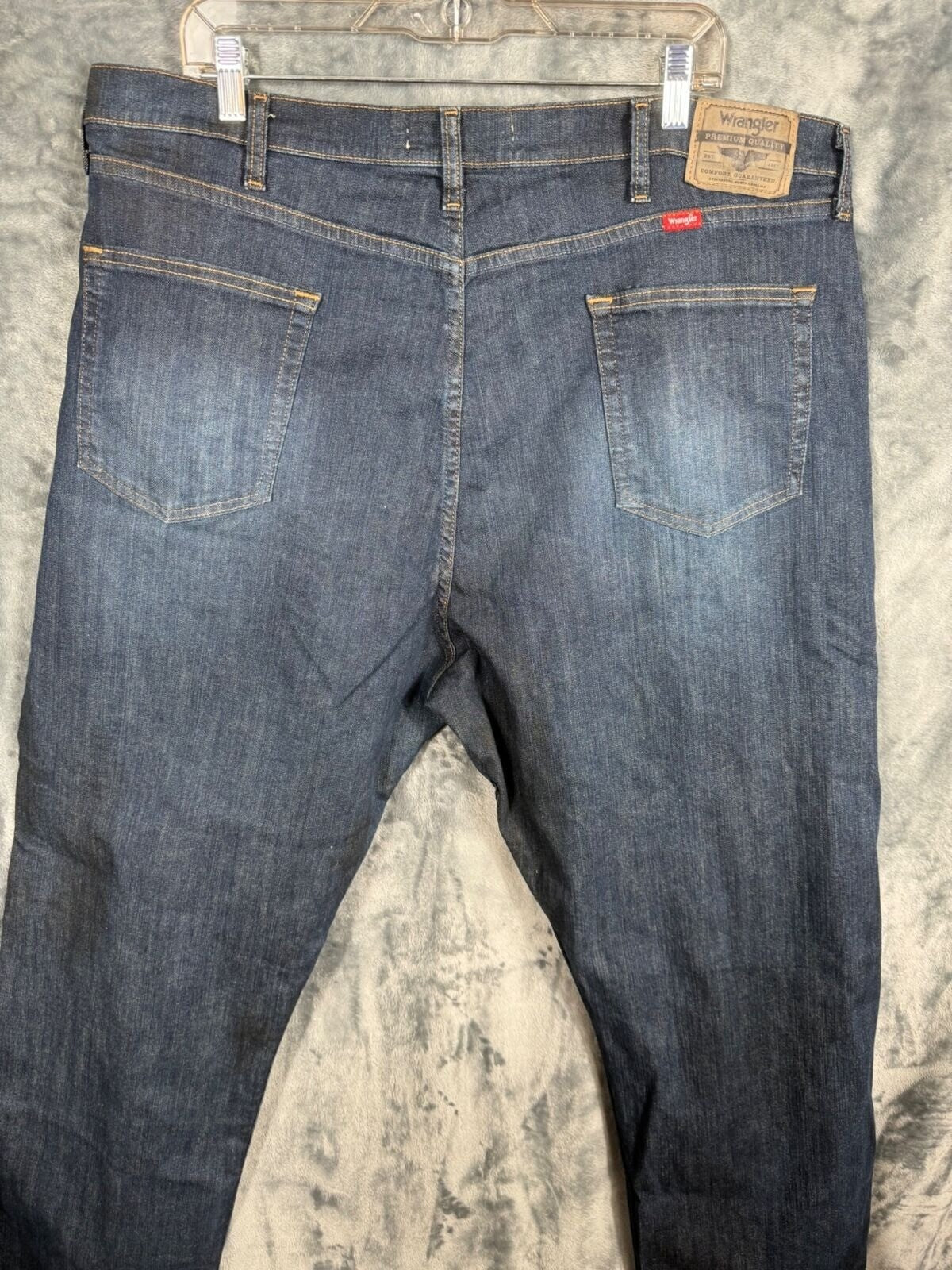 Wrangler Denim Men's Pants Relaxed Fit Jeans Adult Size Men’s 42-30