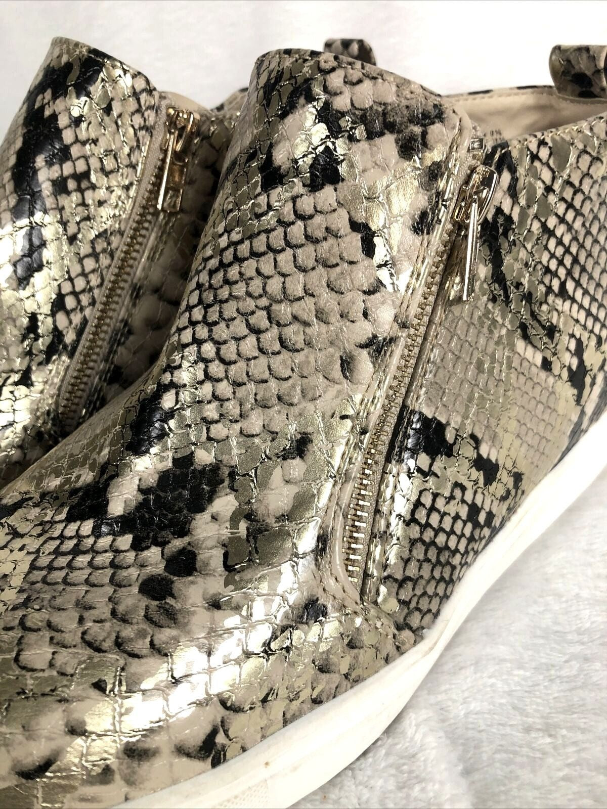 Metallic Time And True Faux Snake Skin Women’s Shoes 2 Zippers  Size 9 1/2