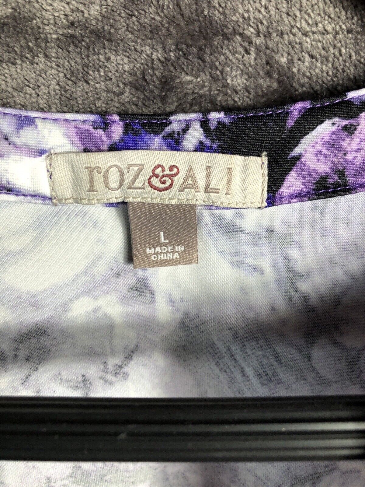 Roz&Ali Purple Floral Button Pockets Sher Sleeves V Neck Women’s Size L