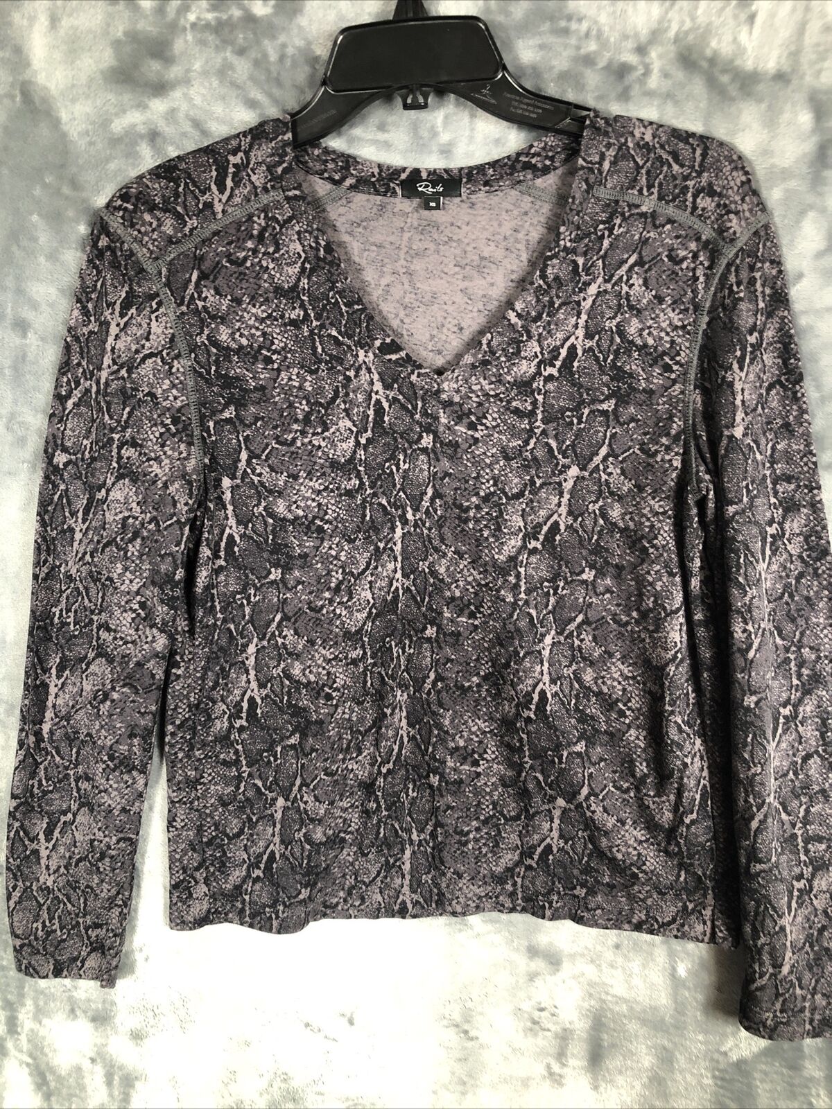 Woman’s Sweater Snake Skin Print Long Sleeve Top Size XS