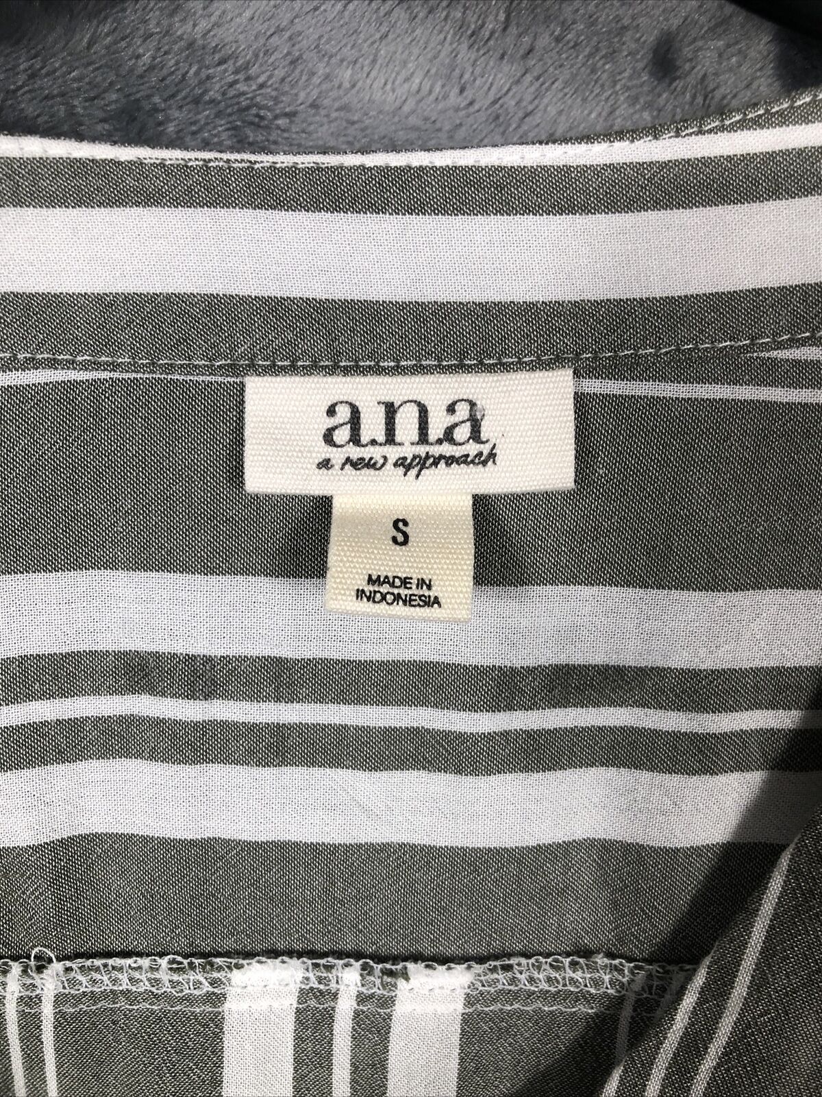 ANA New Apparel Shirt Women’s Blouse Size Adult Small