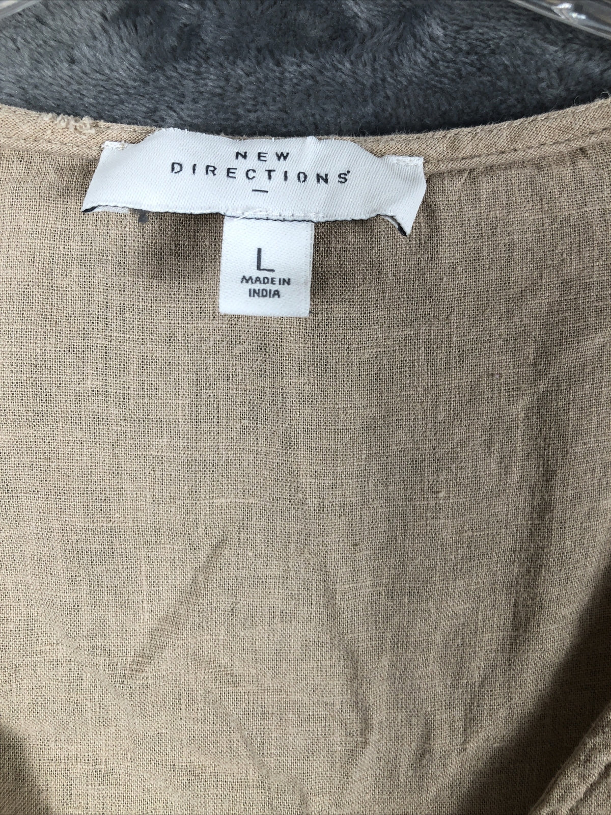 New Directions Woman's Blouse Size Adult Large Stitch Details Beige