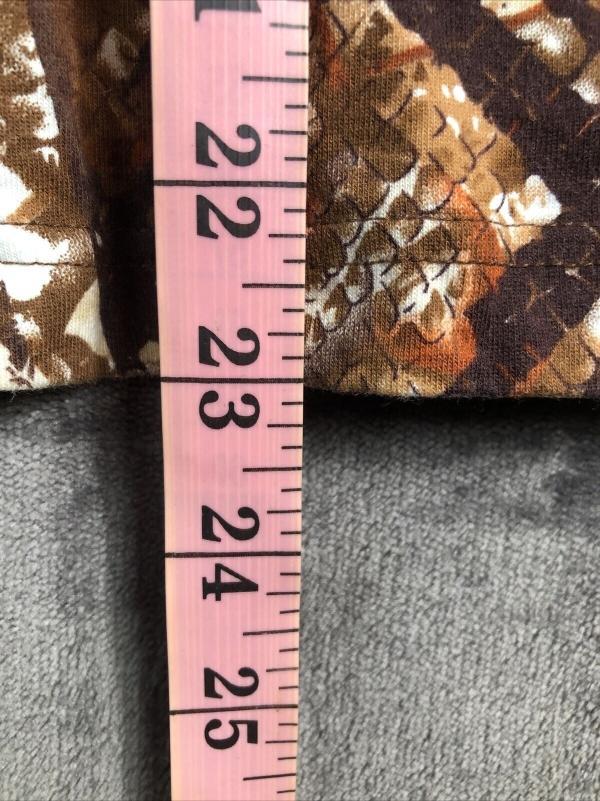 Southern Lady Woman's Snake Skin Brown Floral V Neck Size Large 3/4 Sleeve