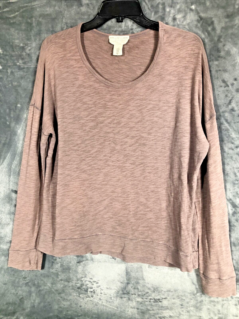 500 Denim Woman’s Short Pull Over Round Neck Size Medium Long Sleeves Sweater