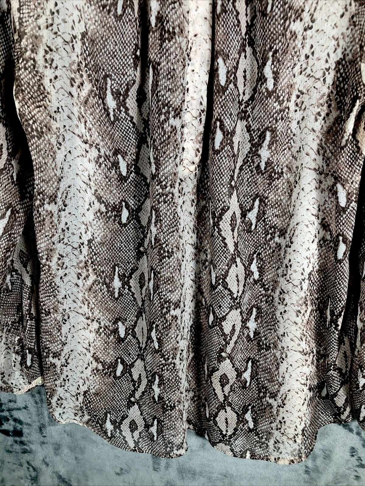 Banana Republic Blouse Women’s Animal Print Blouse Henley Snake Sheer Medium