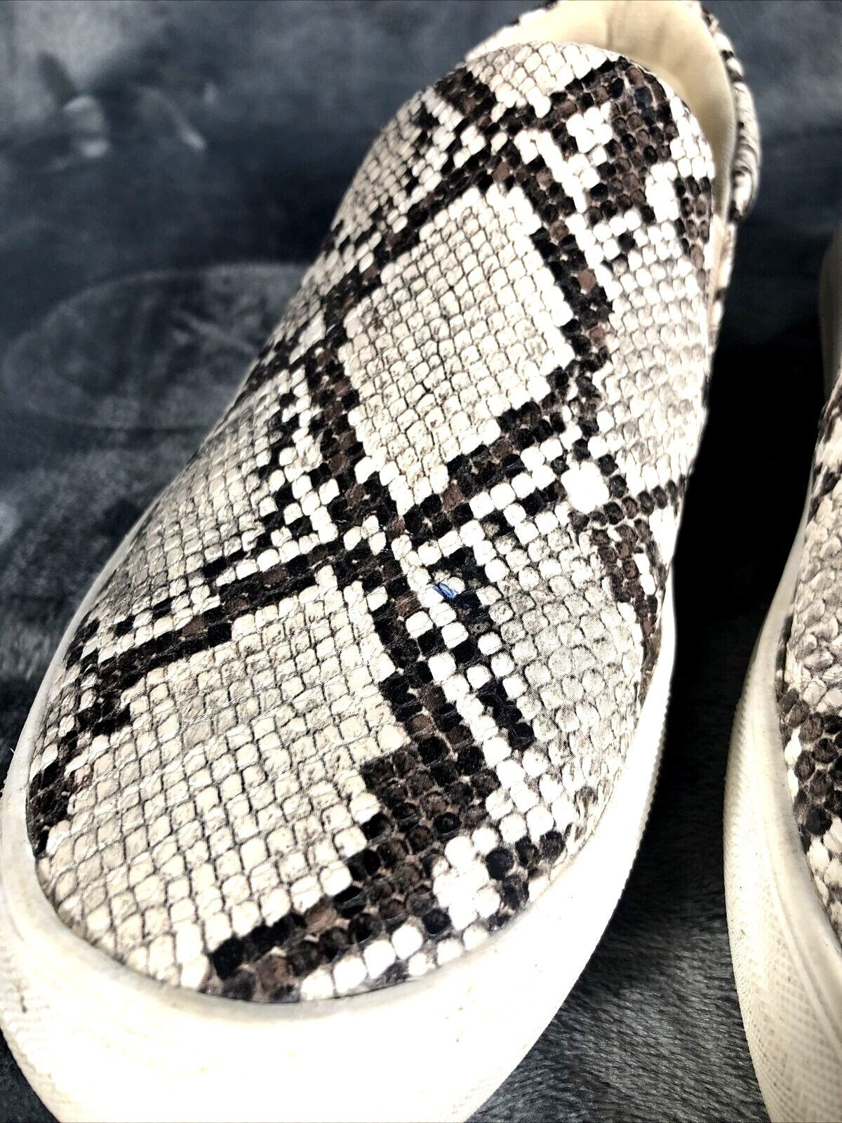 Snakeskin Pattern Mens Slip-On Sneakers With White Sole Shoes