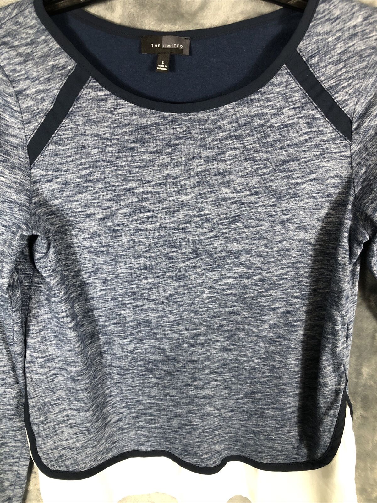 The Limited Women’s Sweater Pull Over Size Small Blue