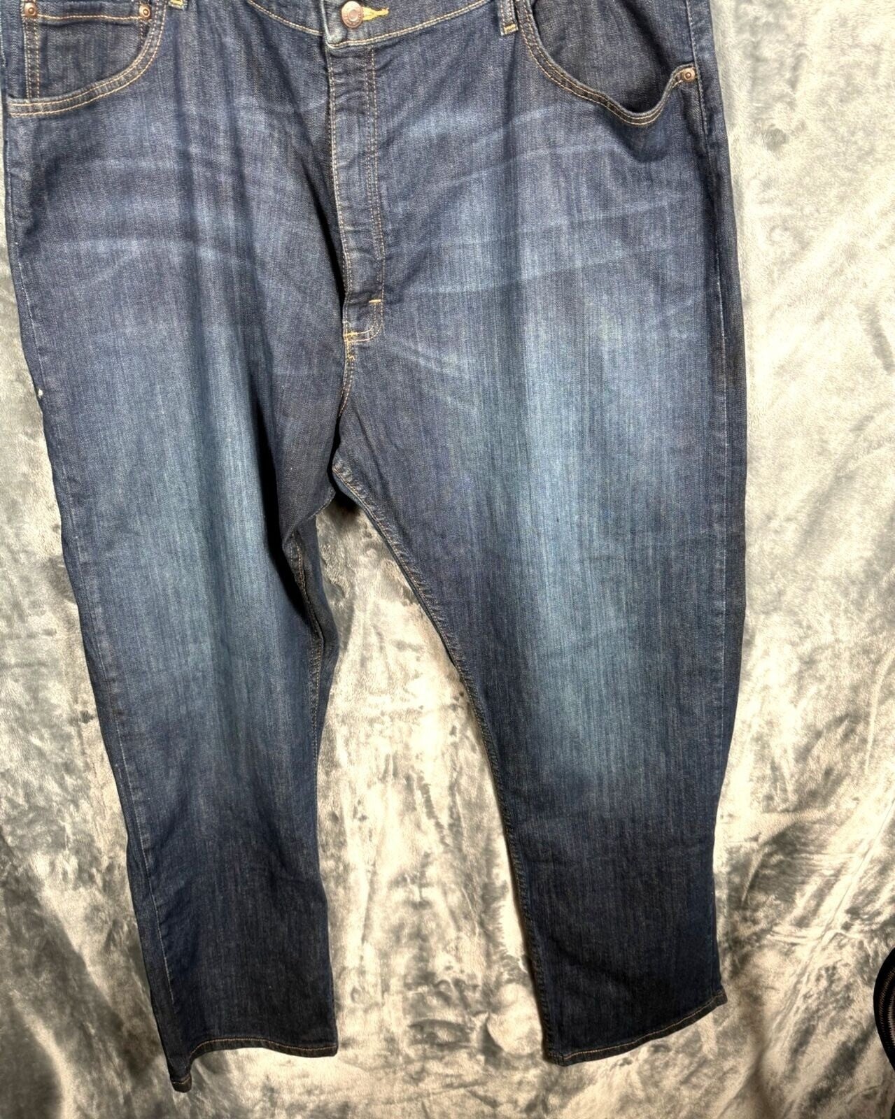 Wrangler Denim Men's Pants Relaxed Fit Jeans Adult Size Men’s 42-30