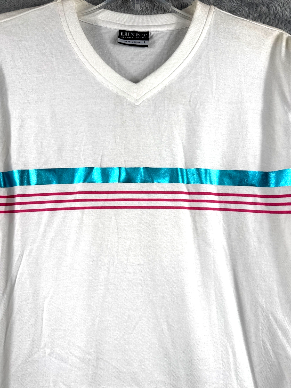 White Luxe-T Mens V-Neck T-Shirt With Blue & Pink Stripe Design Size L Cotton