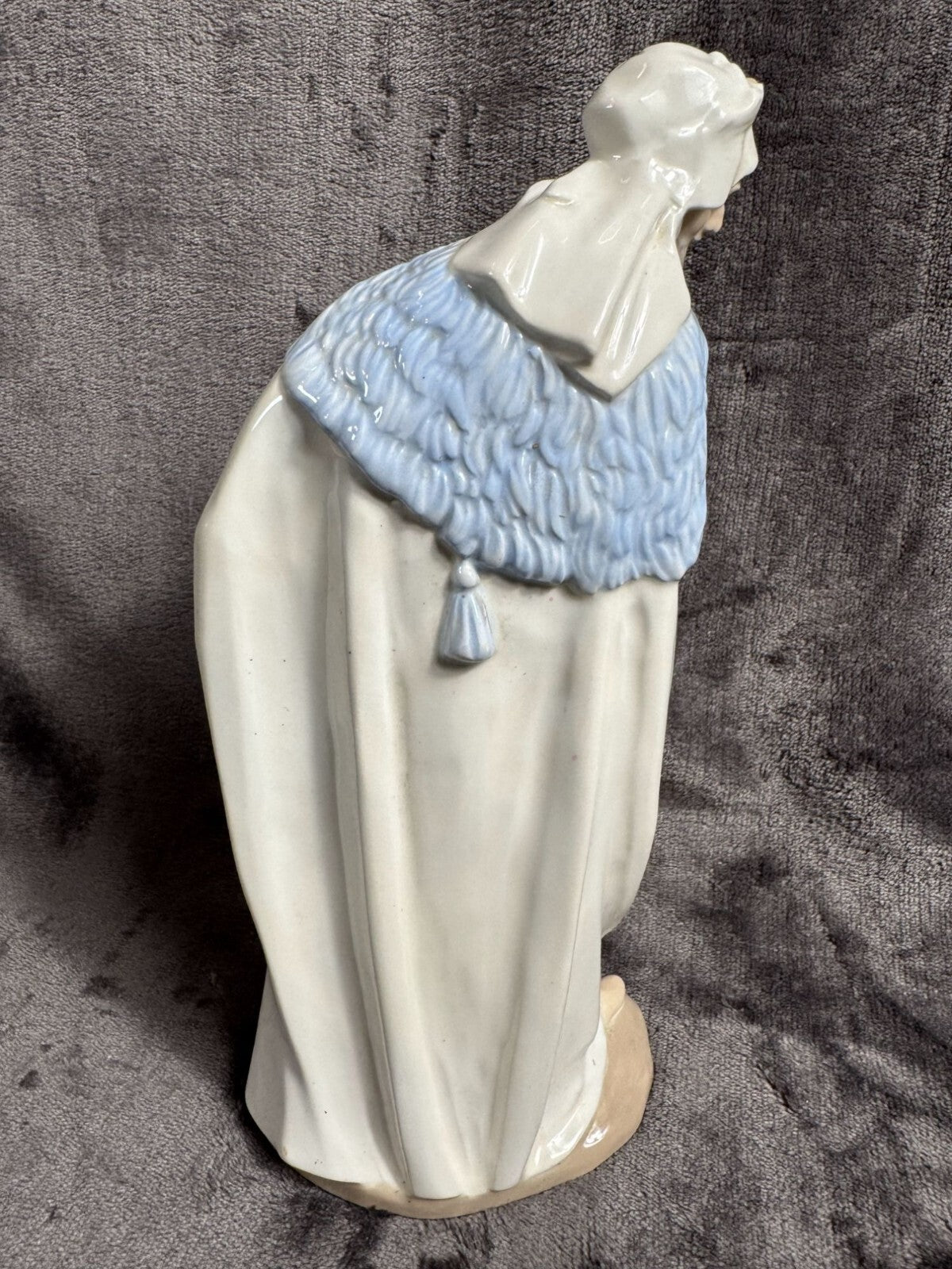 Nao by Lladro Collectible Porcelain Figurine: KING BALTHASAR WITH JUG - 11-1/4"