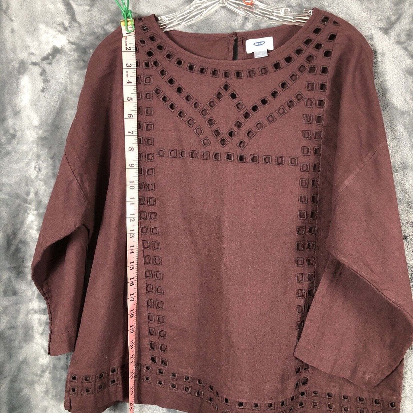 Old Navy Woman's Blouse Size Adult Medium Cut Out Square Block Details