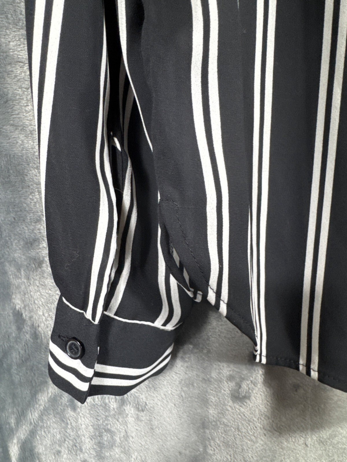 H&M Womens Black & White Striped Long Sleeve Button-Up Blouse Size 10