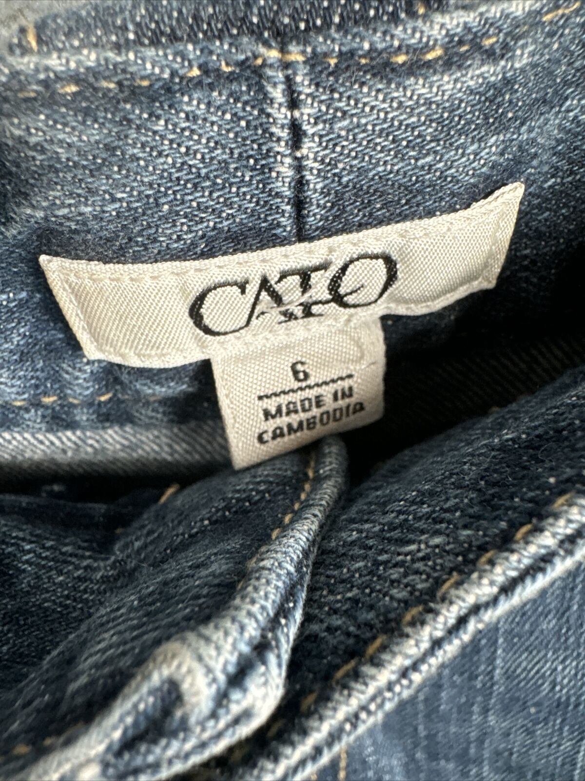 Woman's Denim Shorts Cuffed Adult Size 6 Cato Hot Pants