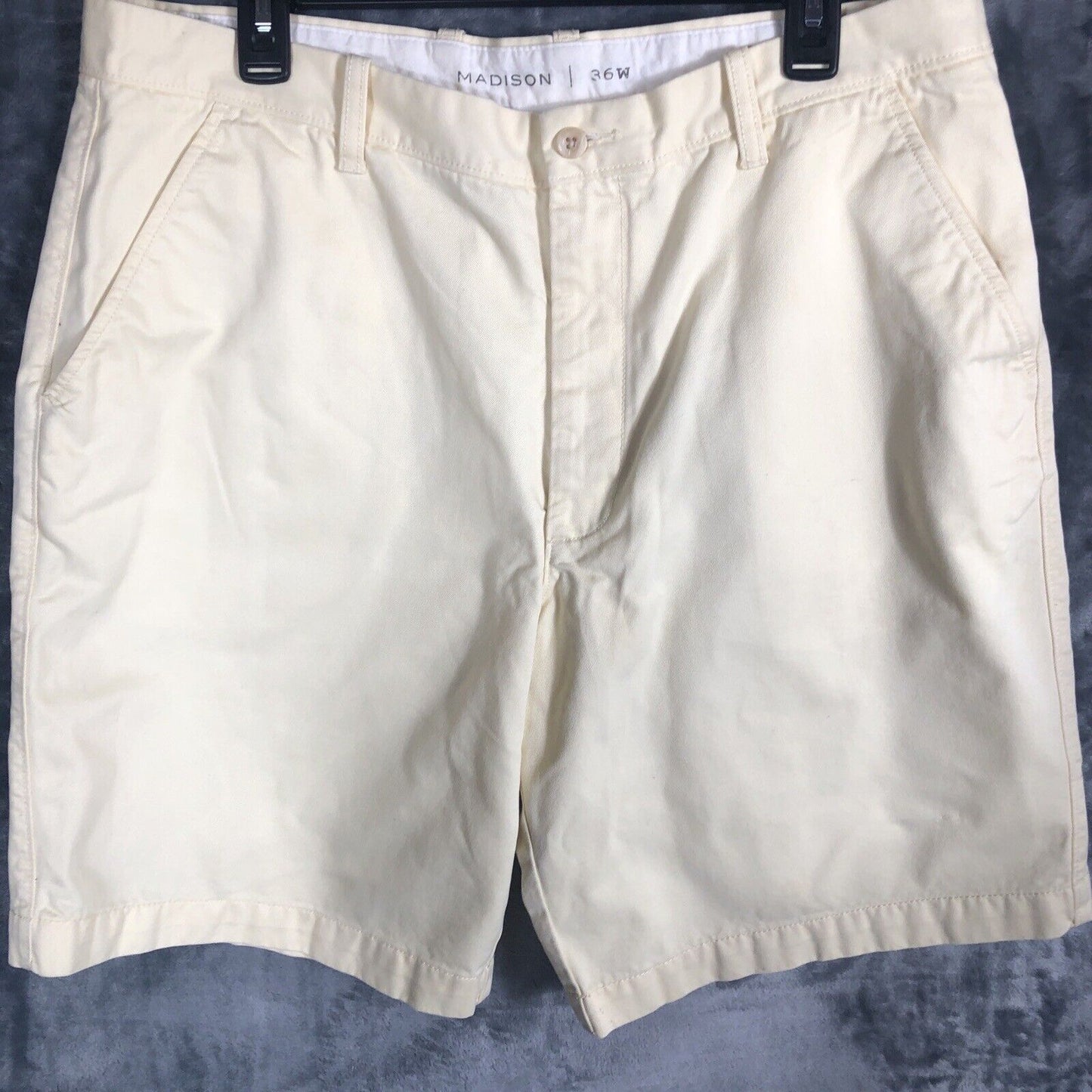 Madison Clothing Men's Size 36 10-Inch Inseam Yellow Cotton Chino Shorts NWT