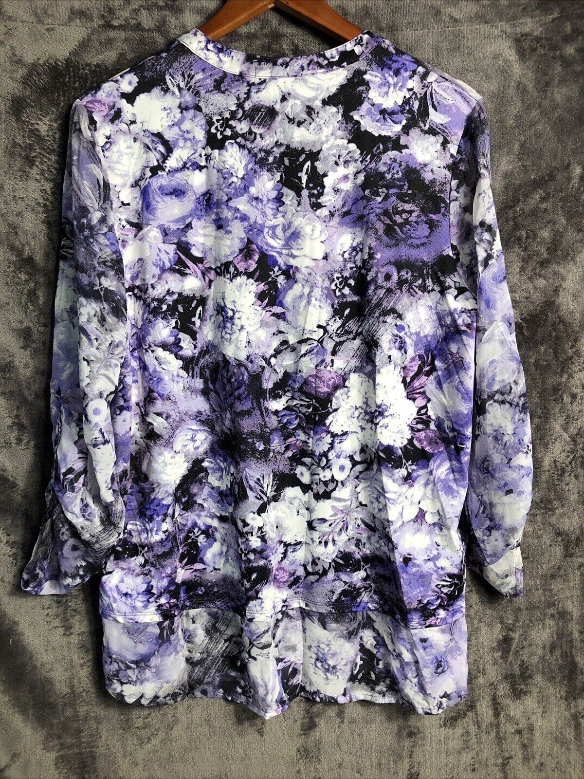 Roz&Ali Purple Floral Button Pockets Sher Sleeves V Neck Women’s Size L