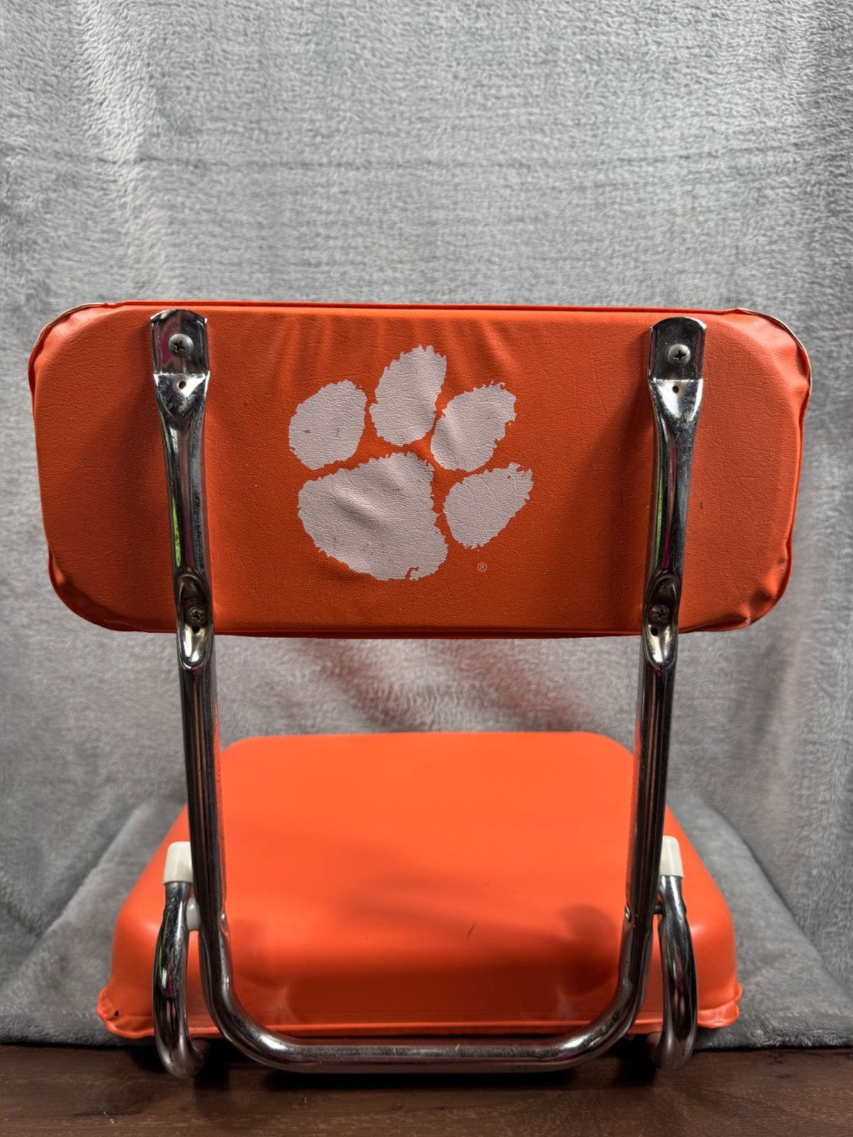 Vintage Clemson Tigers Folding Stadium Seat Orange Vinyl Cushion & White Paw