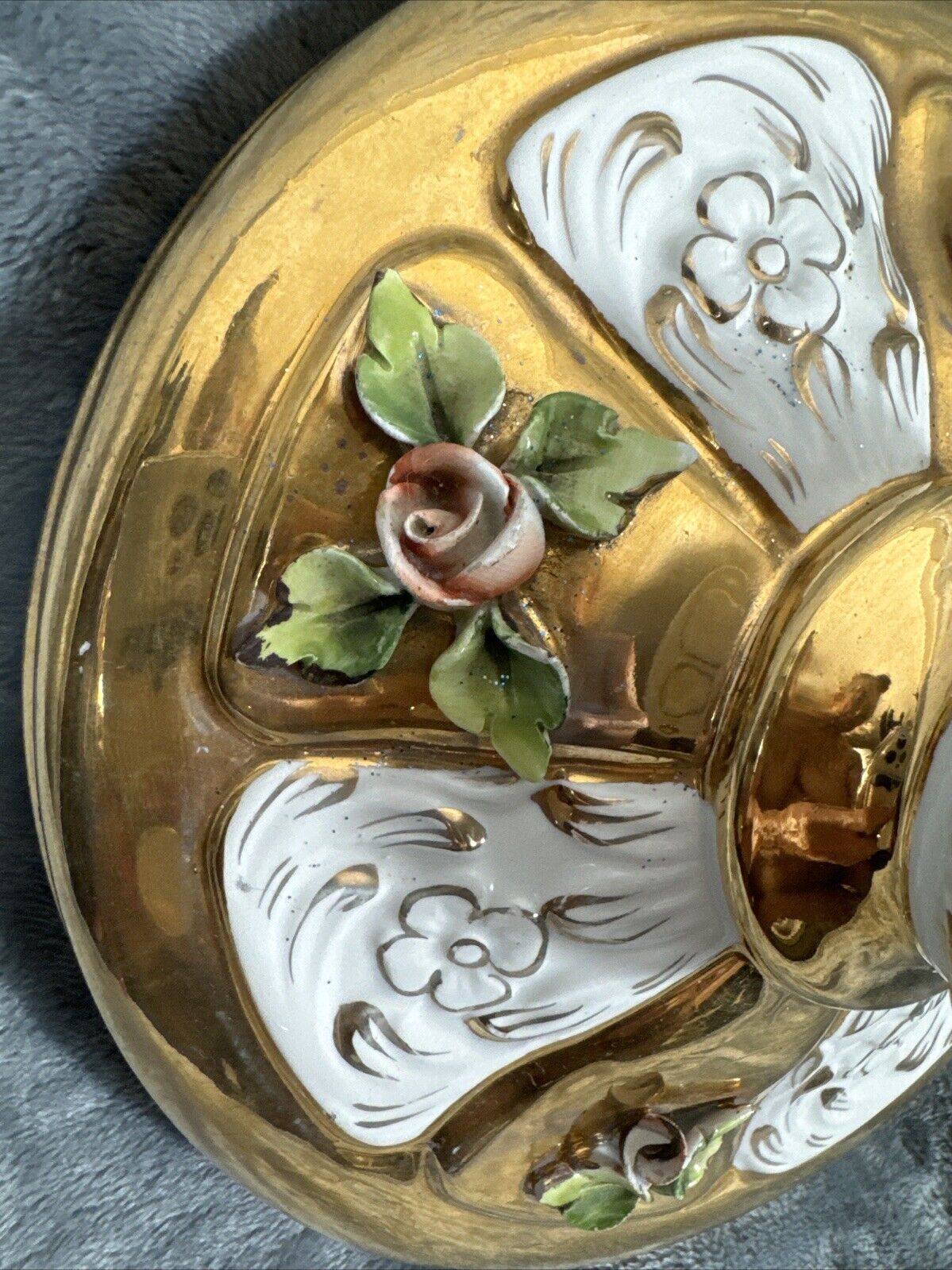 Beautiful Capodimonte Italy Large Lidded Footed Hand Painted Centerpiece Dish