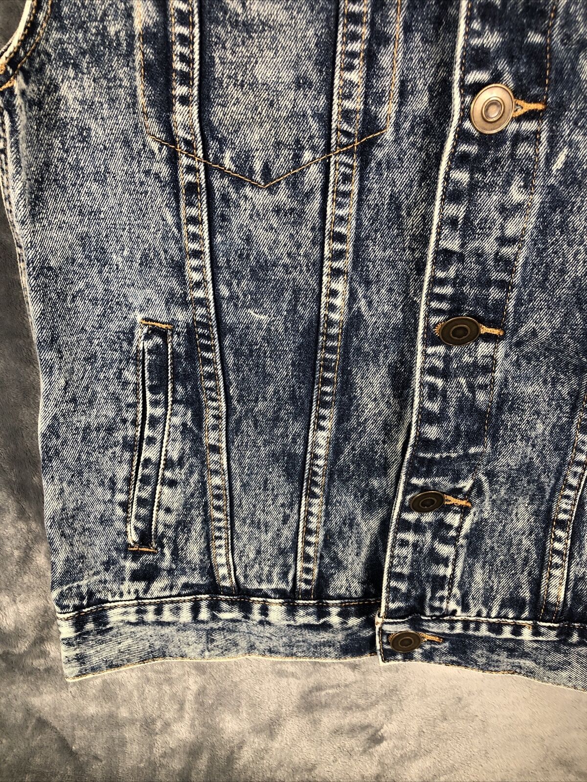 Chicago Bulls Vest Men's Denim Jean World Tour NBA Size Large Includes 2 Buttons
