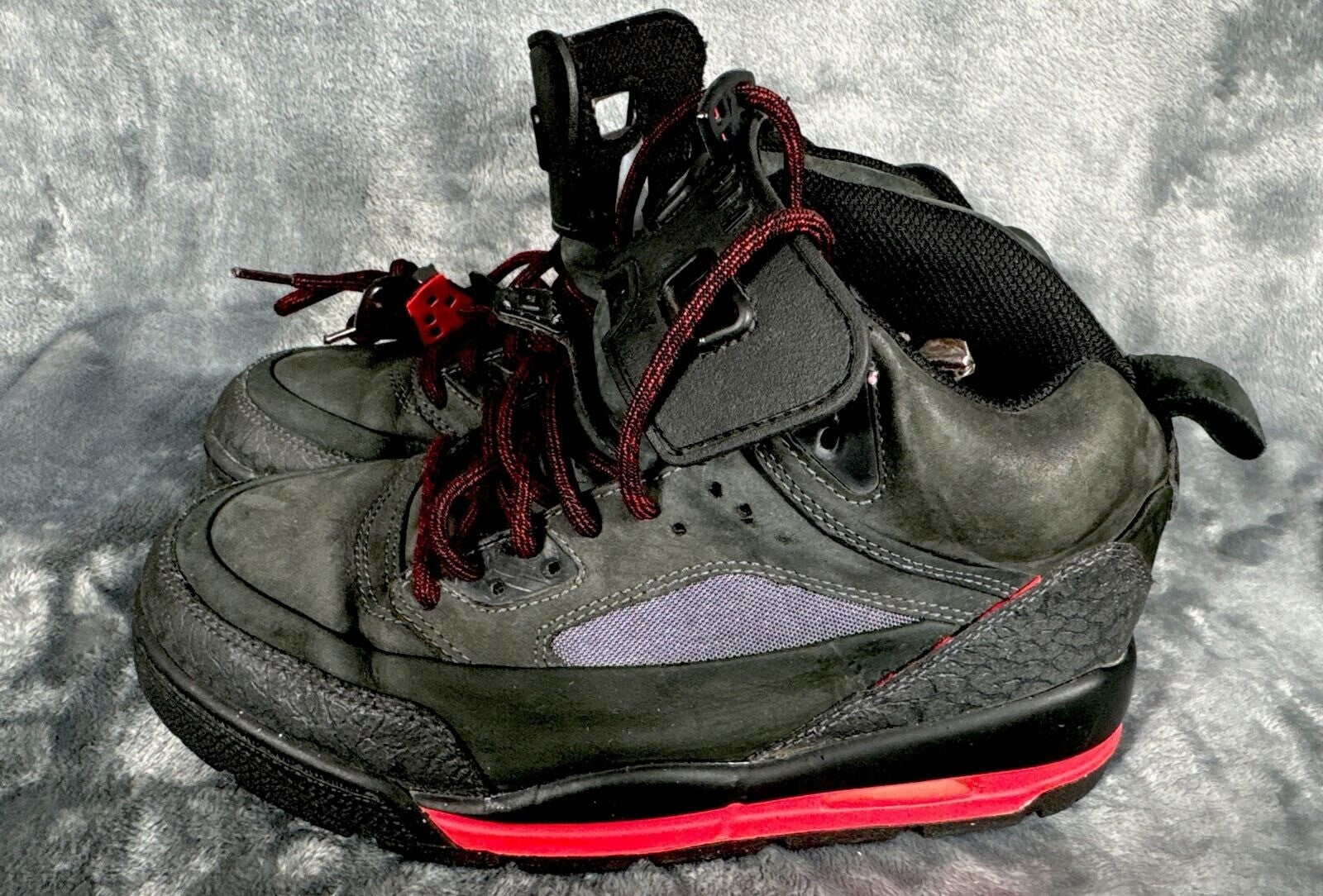 Jordan Boys Shoes Red / Black Size 6 Youth