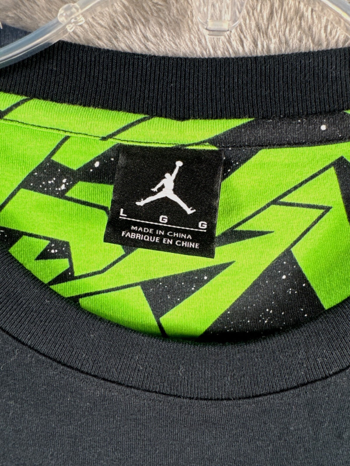 Jordan Mens Shirt Black T-Shirt With Green Graphic Design & Logo Size LGG