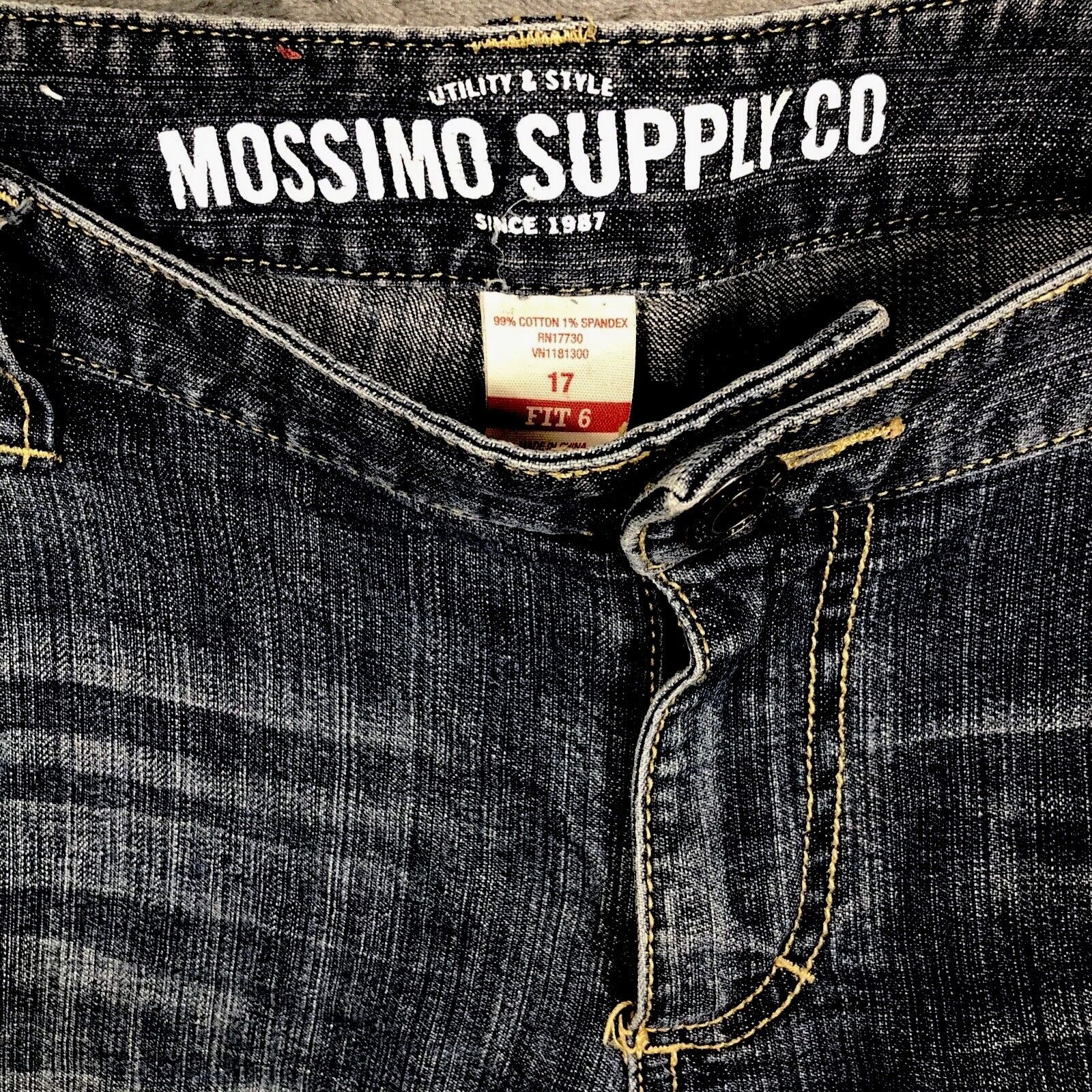 Mossimo Women’s   Shorts Bermuda Denim Size Adult 17 Distressed Stretch Fit 6
