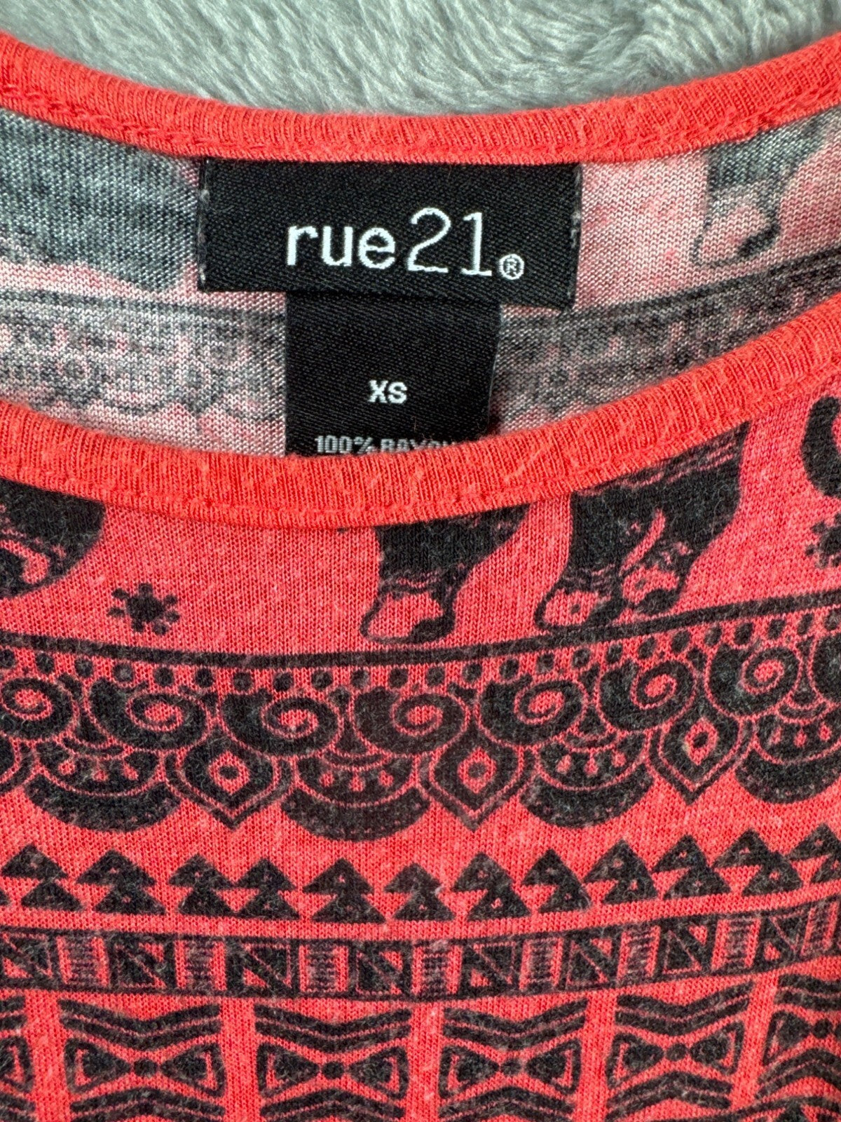 Rue 21 XS Red & Black Elephant Print Sleeveless Tank Top Lightweight 100% Rayon