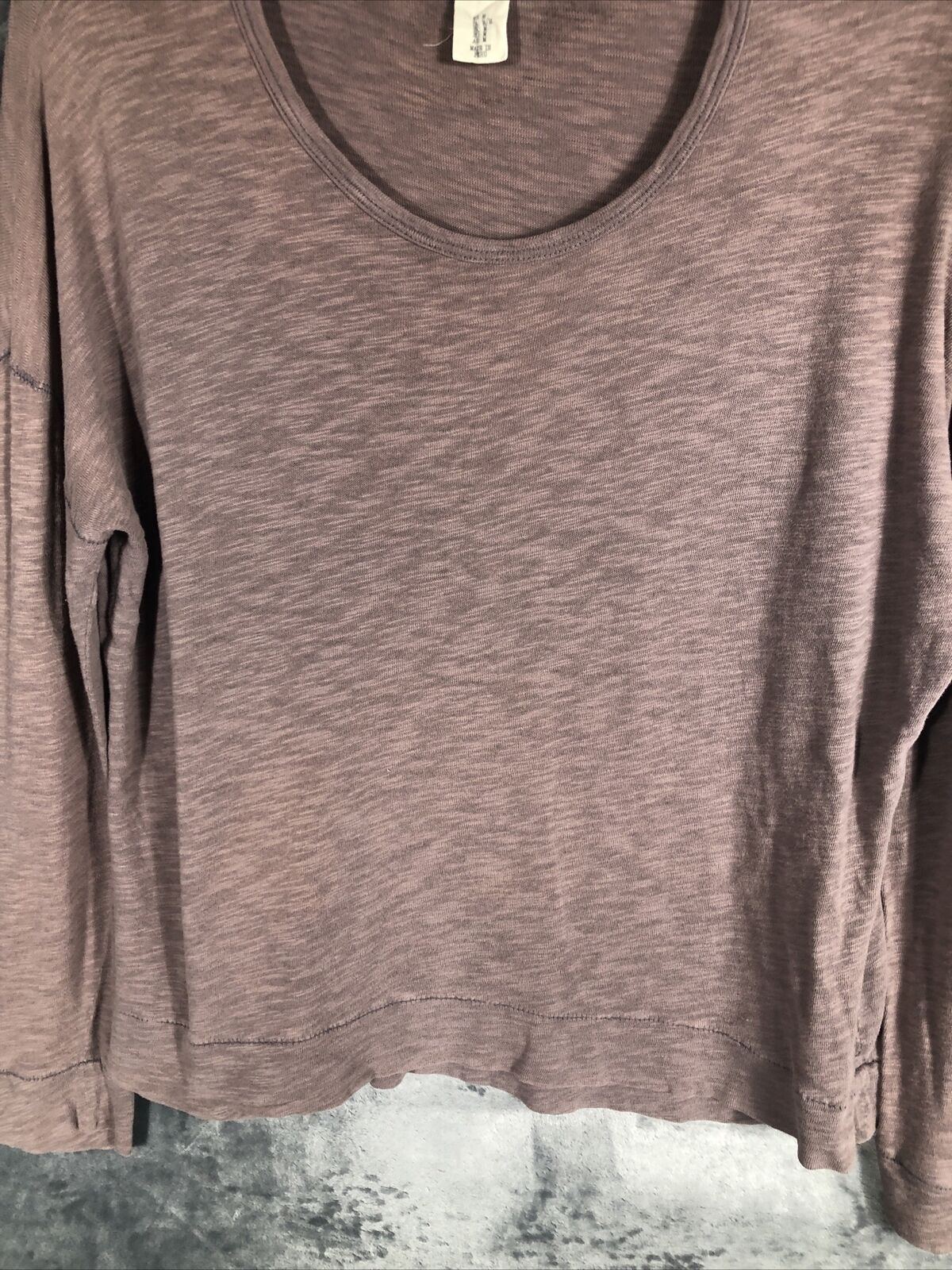 500 Denim Woman’s Short Pull Over Round Neck Size Medium Long Sleeves Sweater