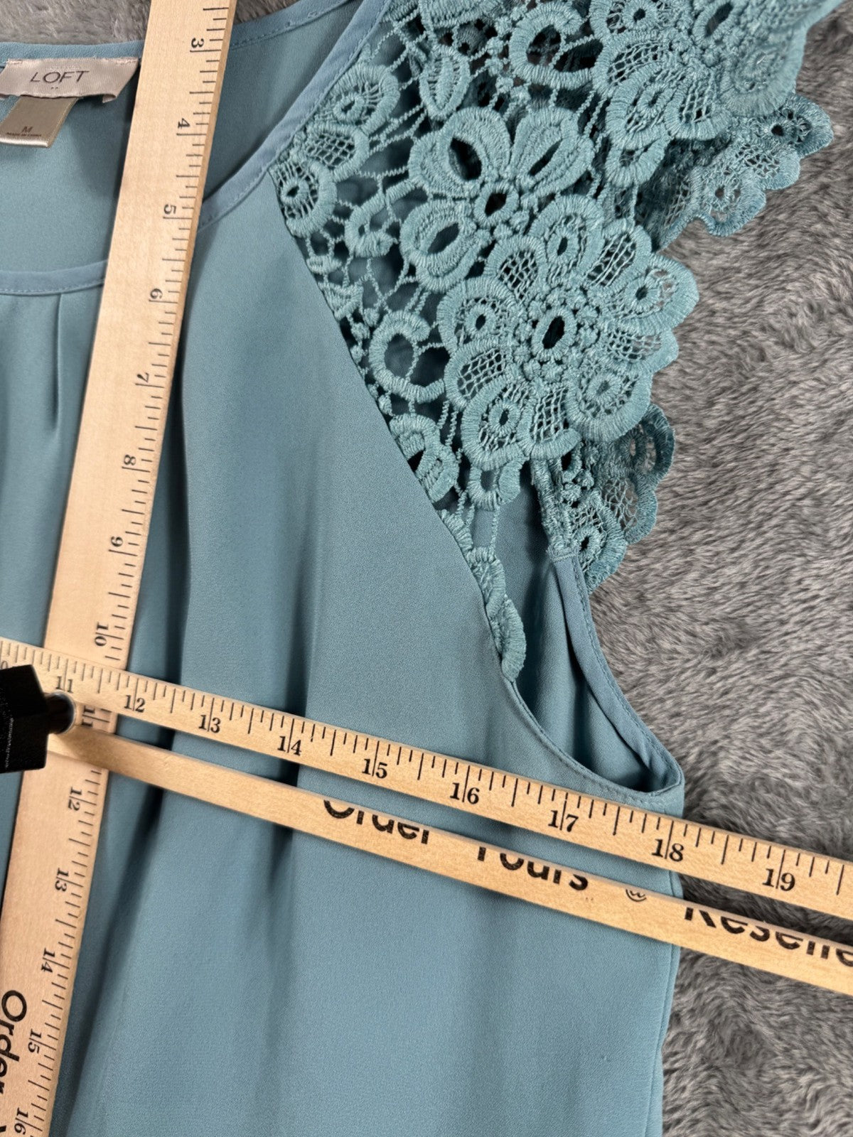 Loft Womens Light Blue Sleeveless Top With Lace Cap Sleeves Size M