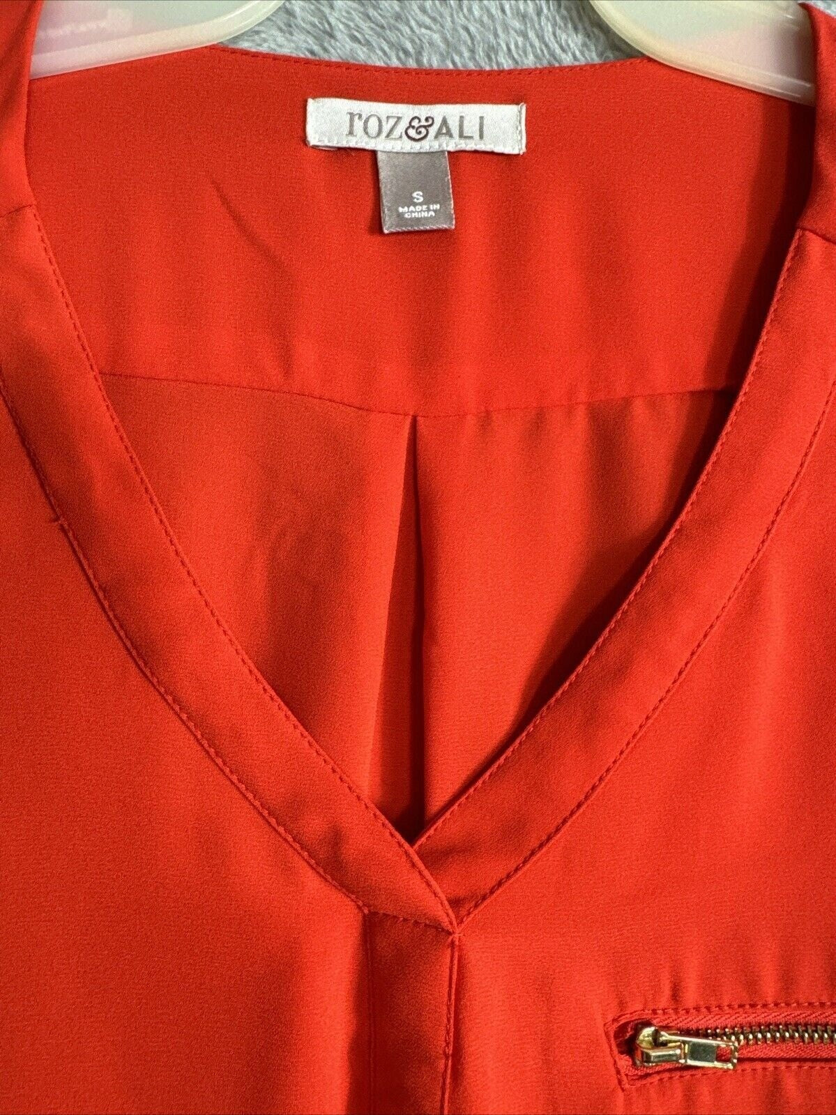 Roz & Ali Womens Red V-Neck Blouse With Zipper Detail Size S