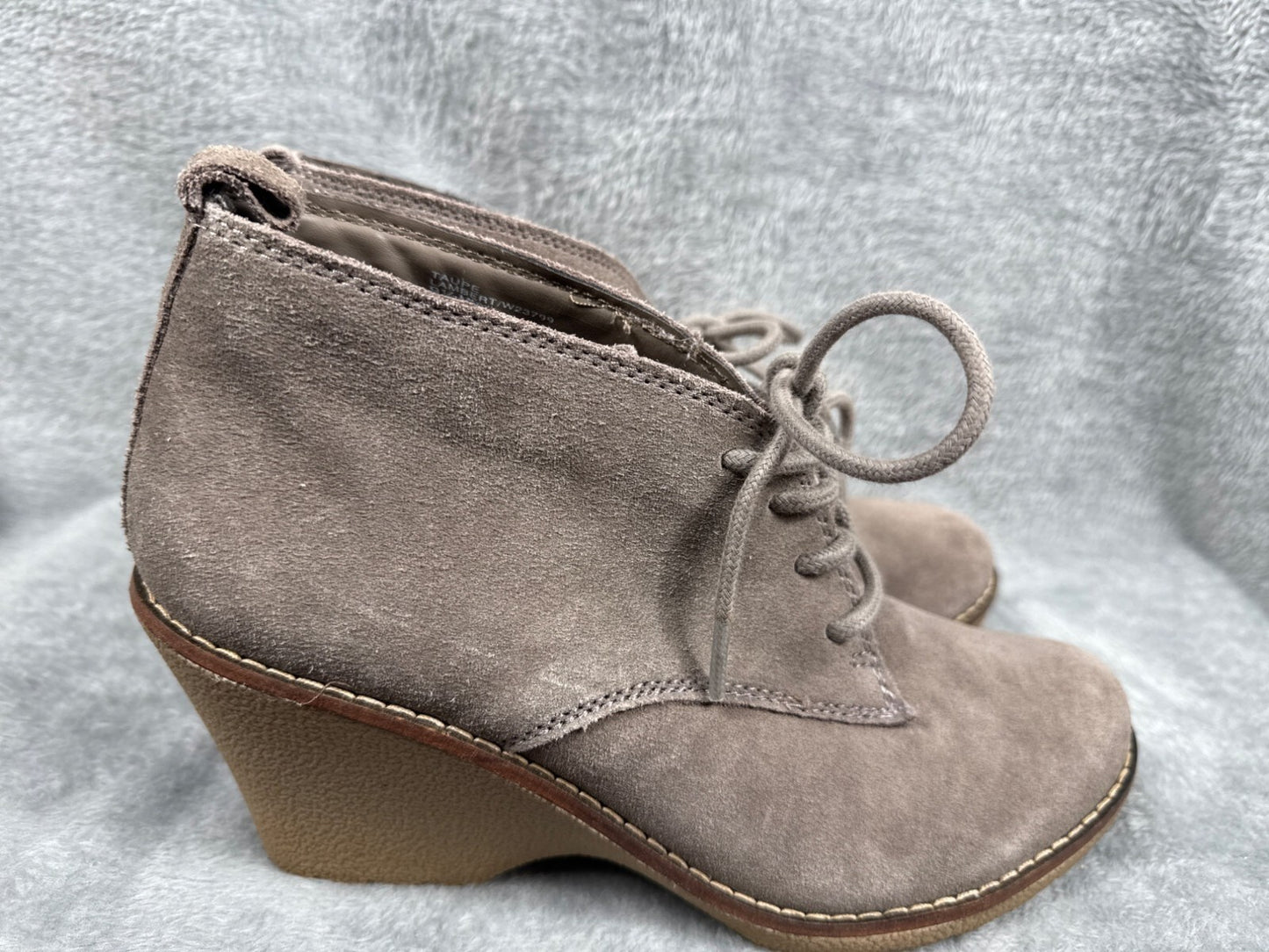 White Mountain Womens 9.5 Gray Suede Lace-Up Wedge Ankle Booties