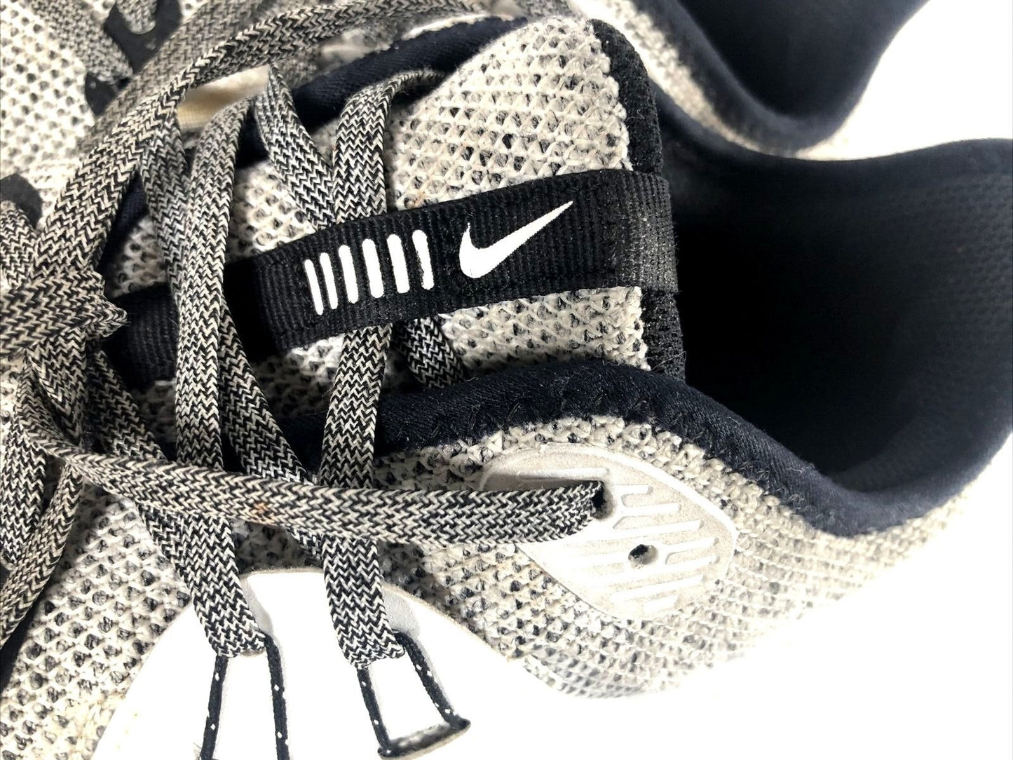 Nike Air Max Mens Sneakers Size 10 Gray Mesh & Leather Shoes