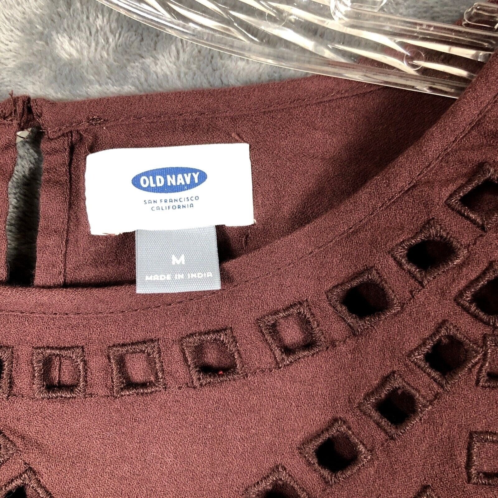 Old Navy Woman's Blouse Size Adult Medium Cut Out Square Block Details