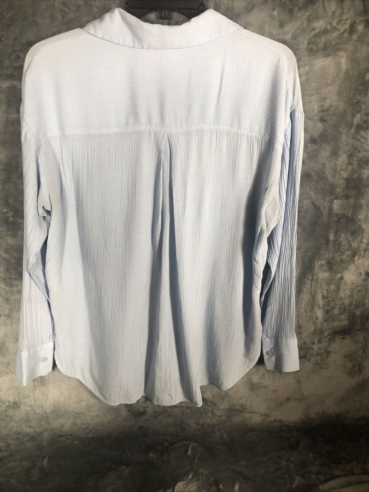 H&M Light Blue Womens Long Sleeve Button-Up Shirt Size 2