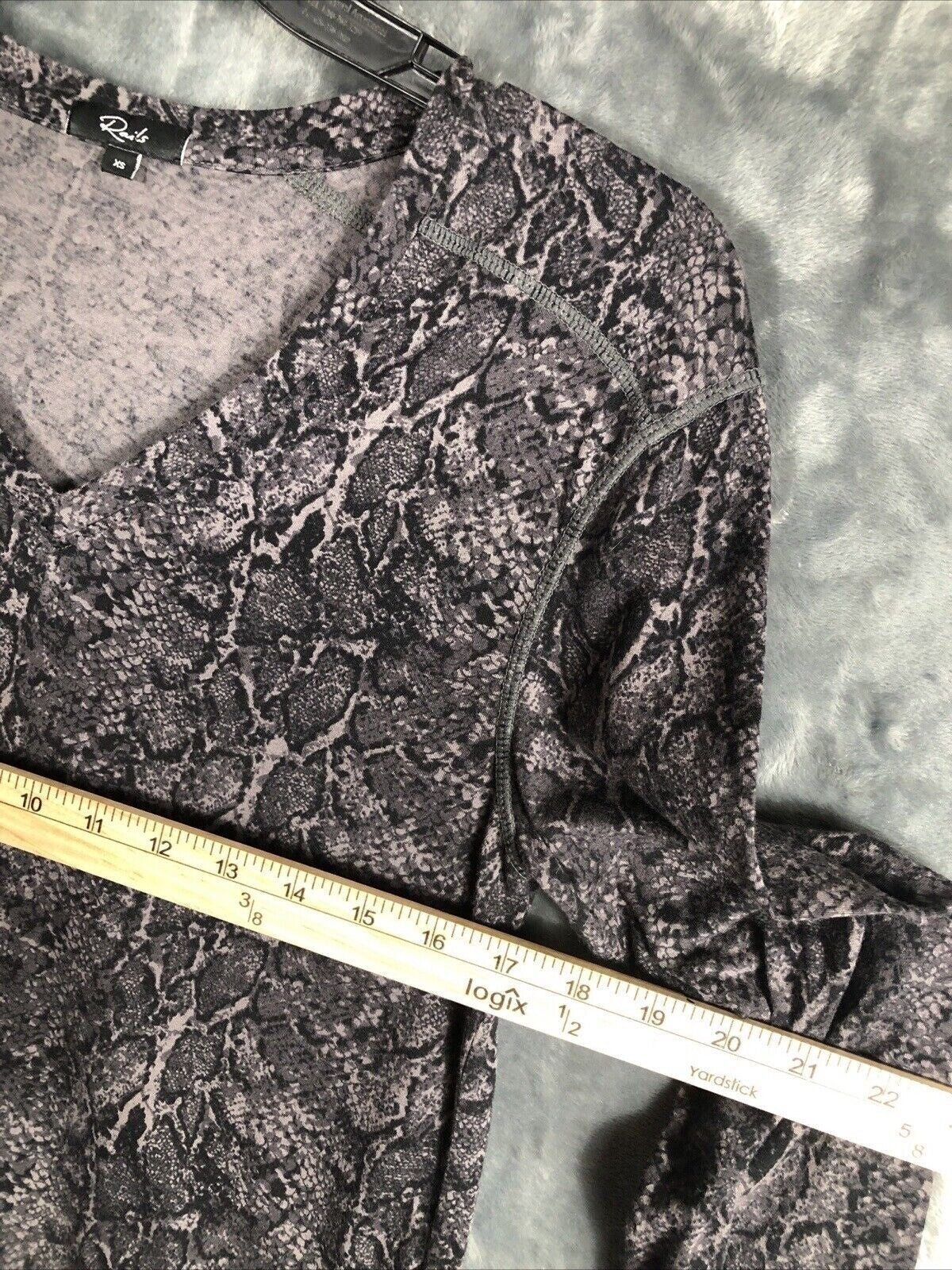 Rail Blouse Womens Animal Snake Print V-Neck Long Sleeve Top Adult X Small