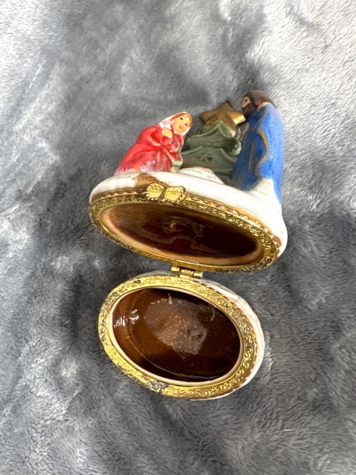 Vintage Ceramic Nativity Scene Hinged Trinket Box With Star & Tree